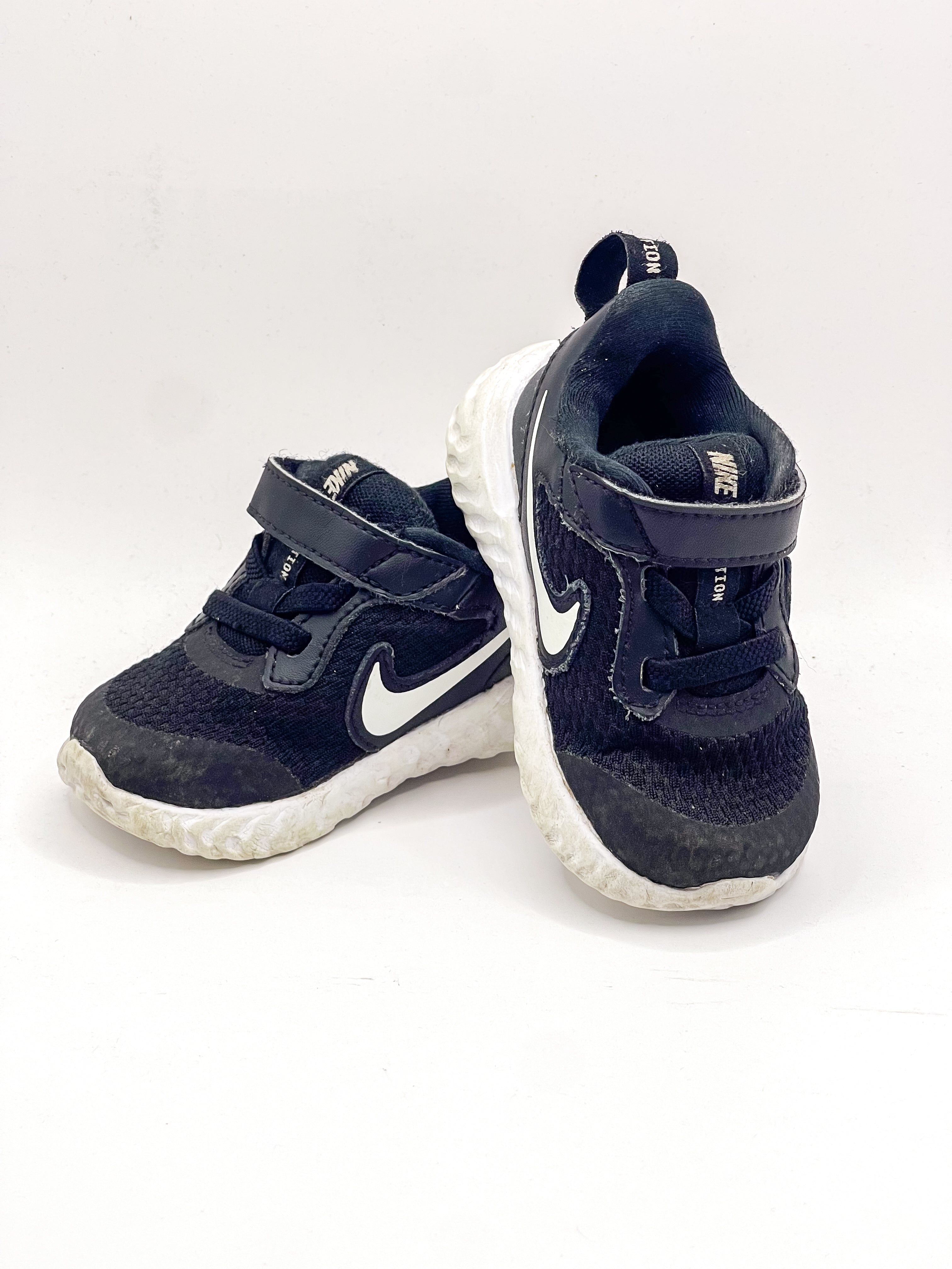 Nike revolution sneakers (3.5UK)