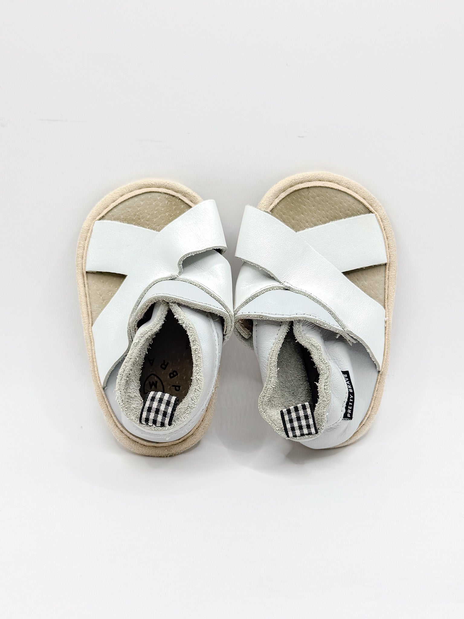 Pretty Brave cross over sandal (18EU)