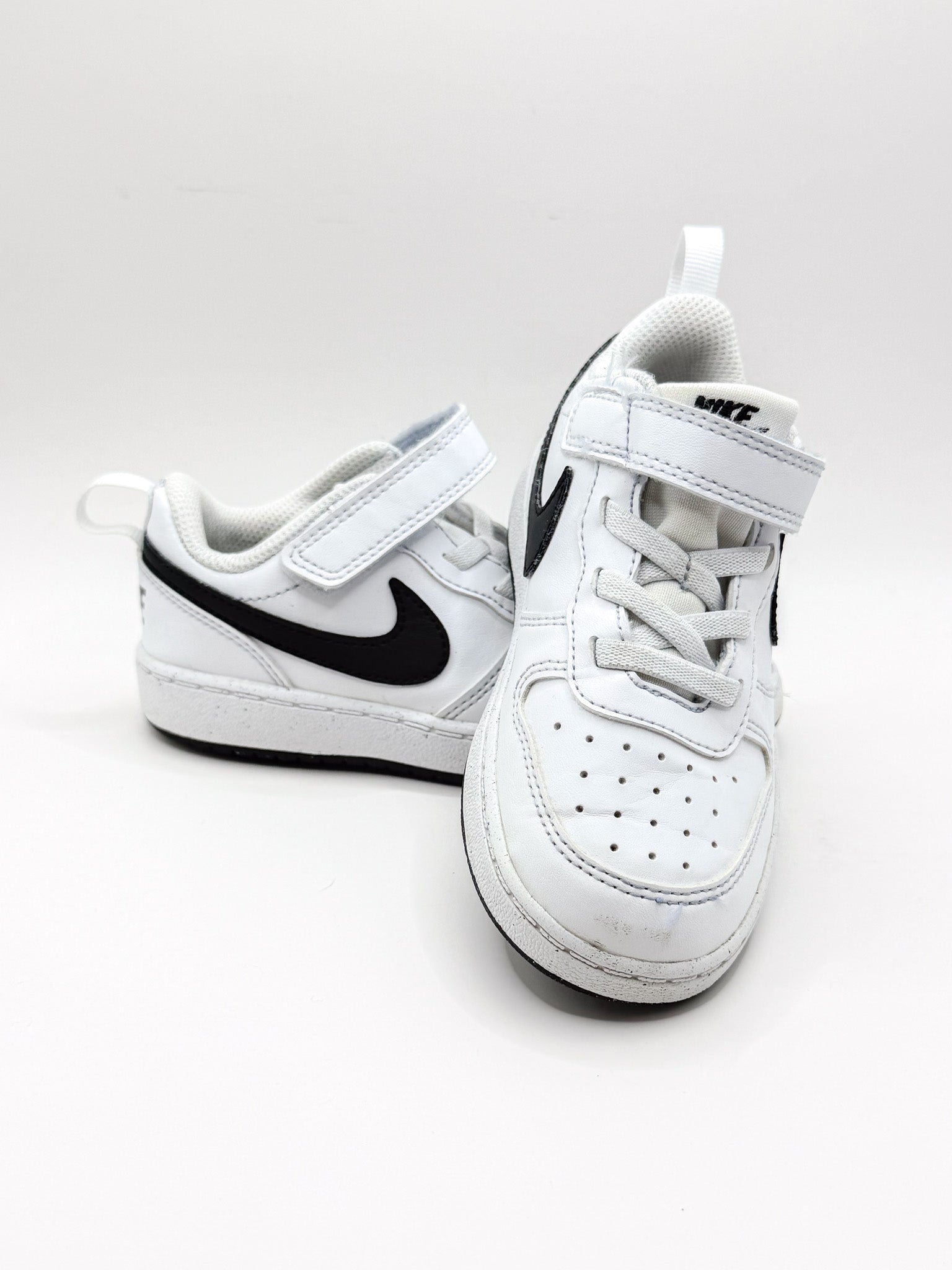 Nike court borough low 2 sneakers (26EU)
