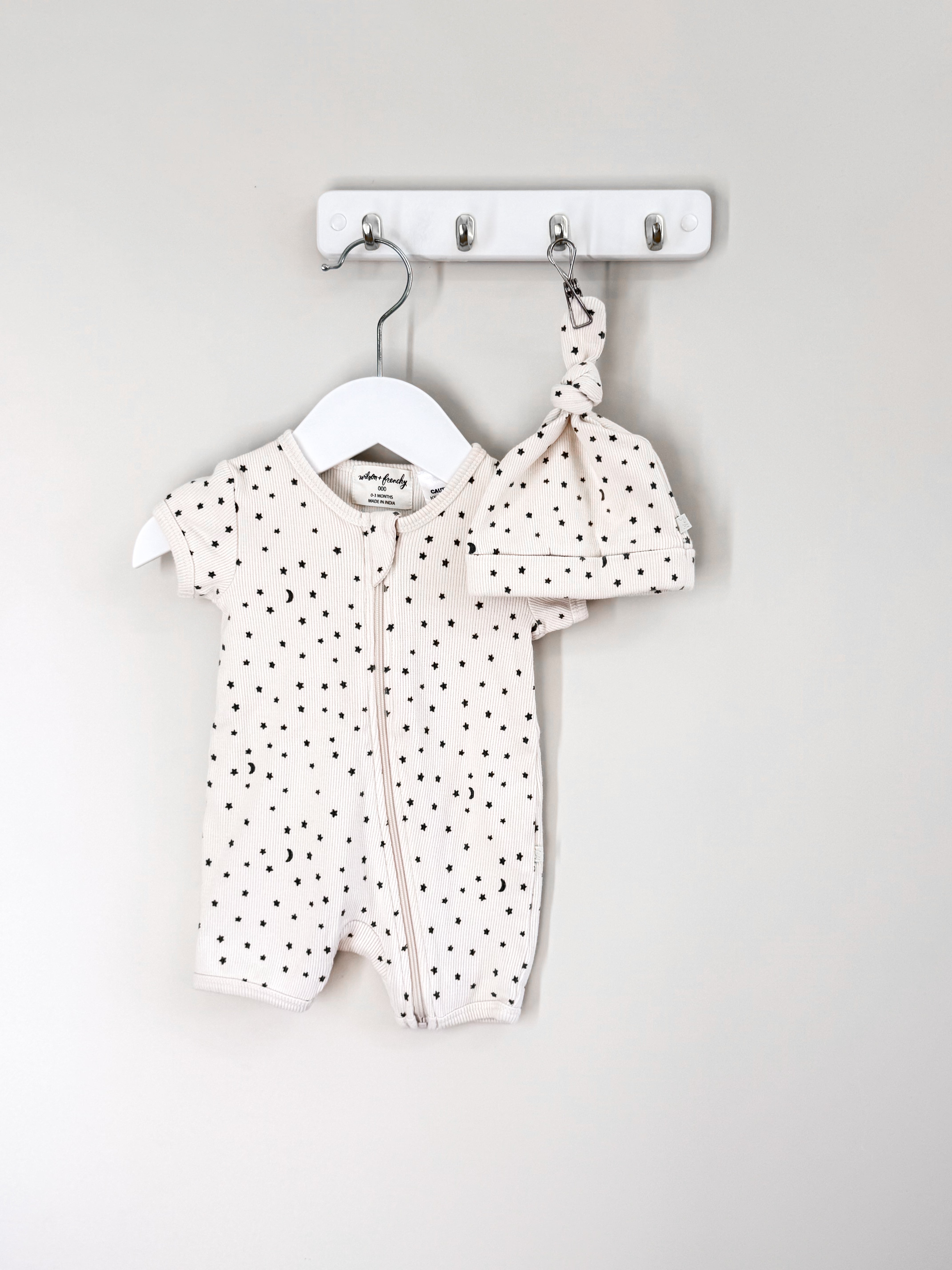 Wilson & Frenchy organic rib shortie zipsuit + beanie (0-3m)