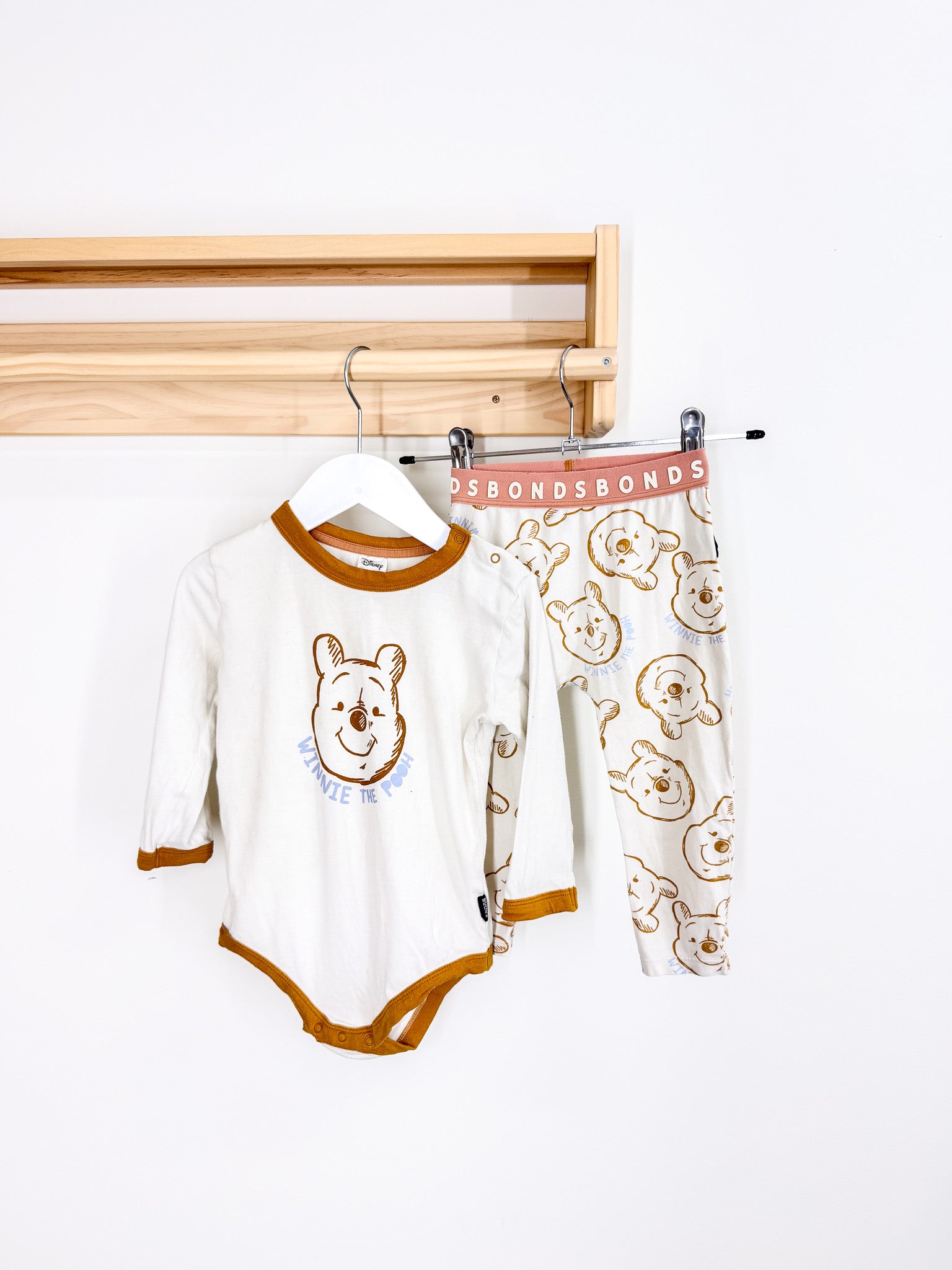 Bond x Winnie The Pooh set (12-18m)