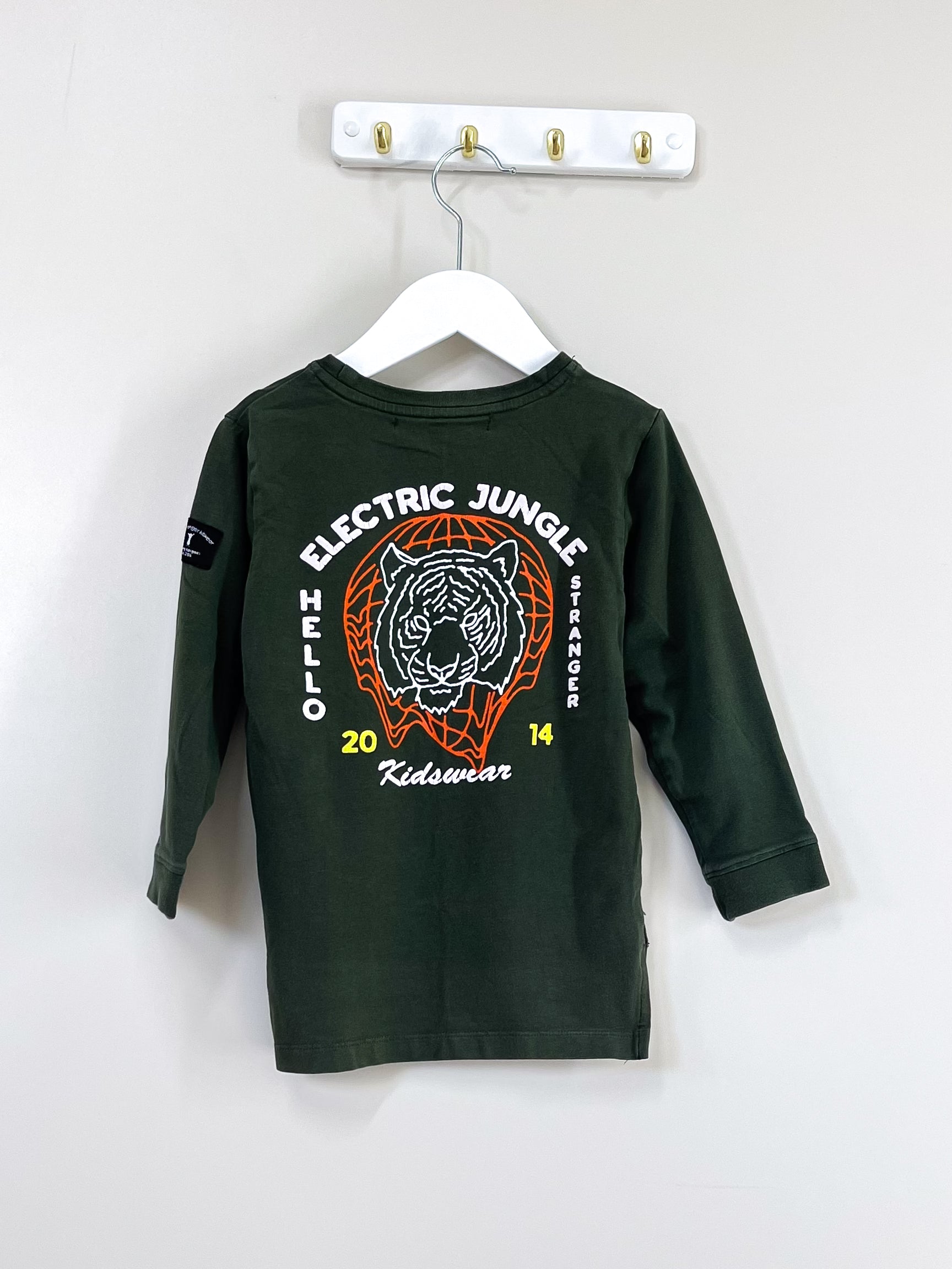 Hello Stranger organic electric jungle split tee (3y)