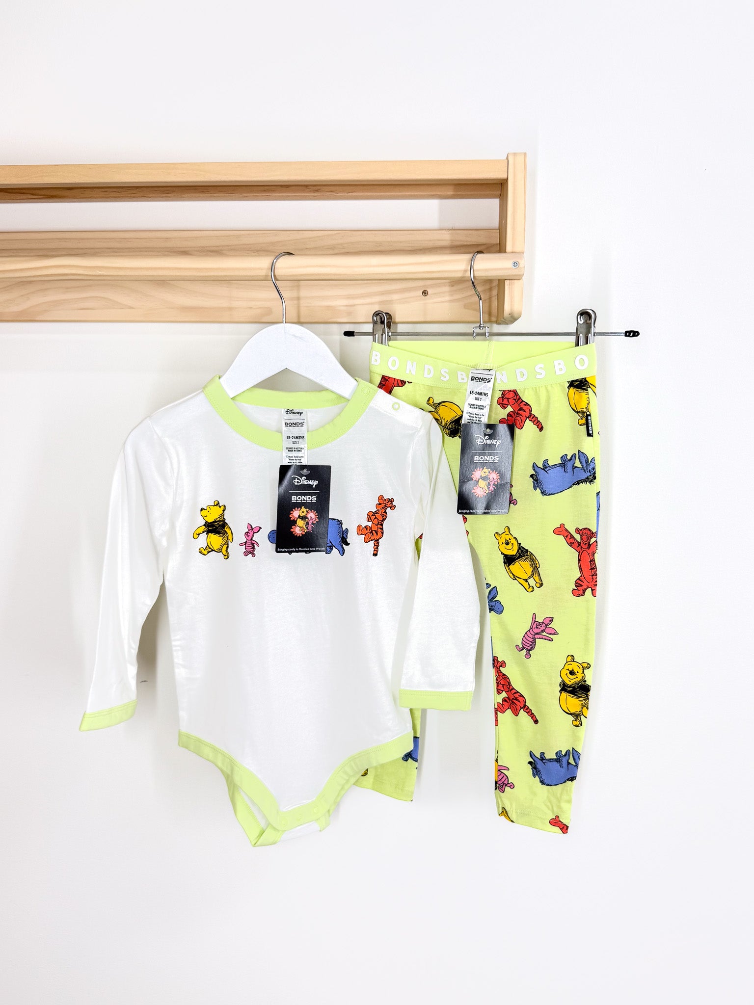 BNWT Bonds x Winnie The Pooh set (18-24m)