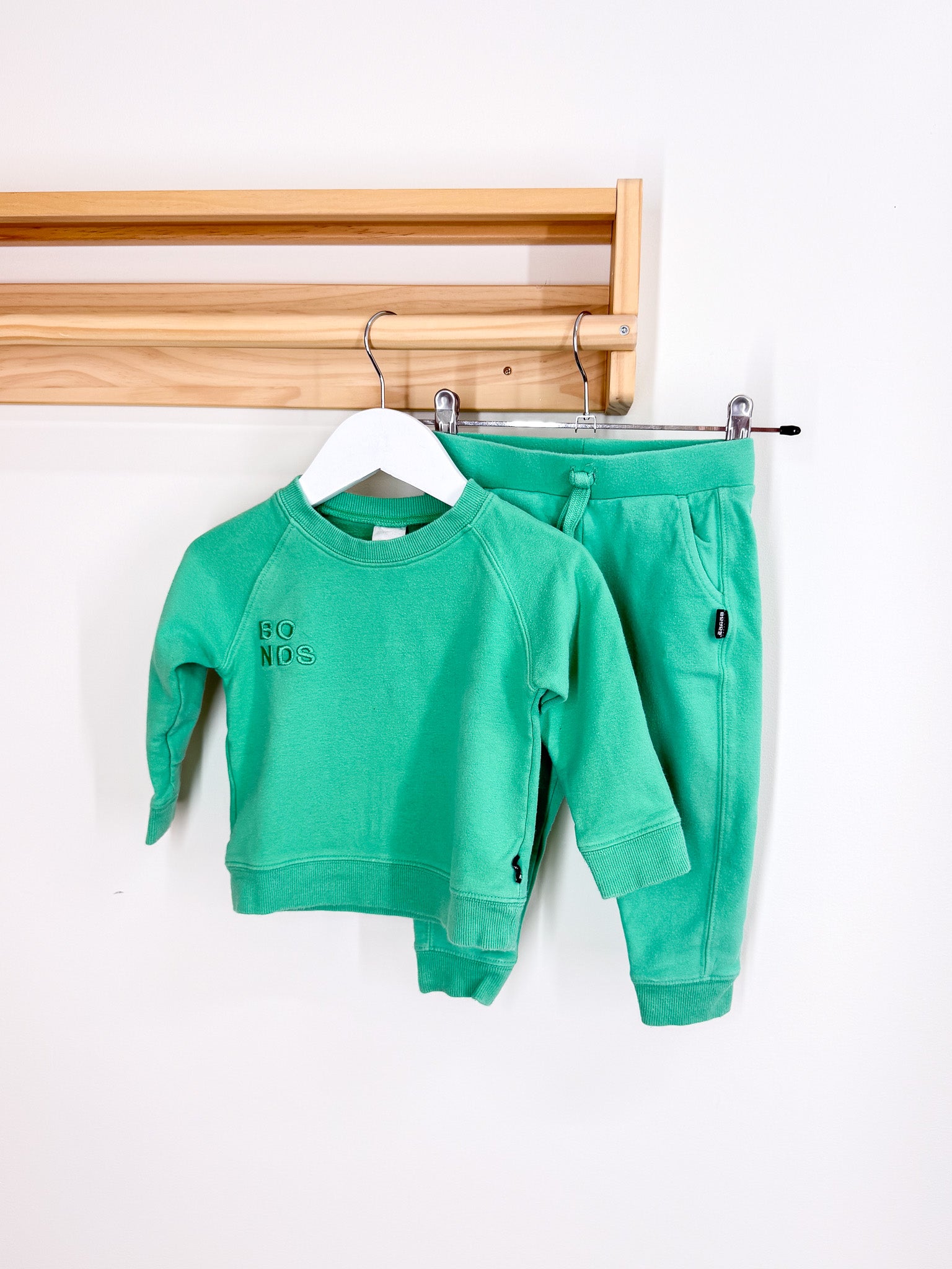 Bonds stretch sweat set (12-18m)