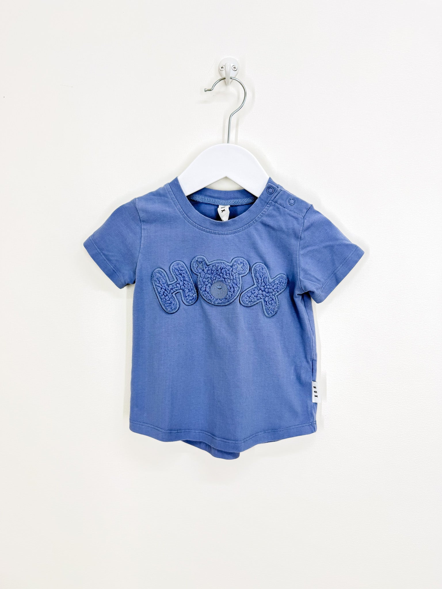 Hux organic furry logo tee (12-18m)
