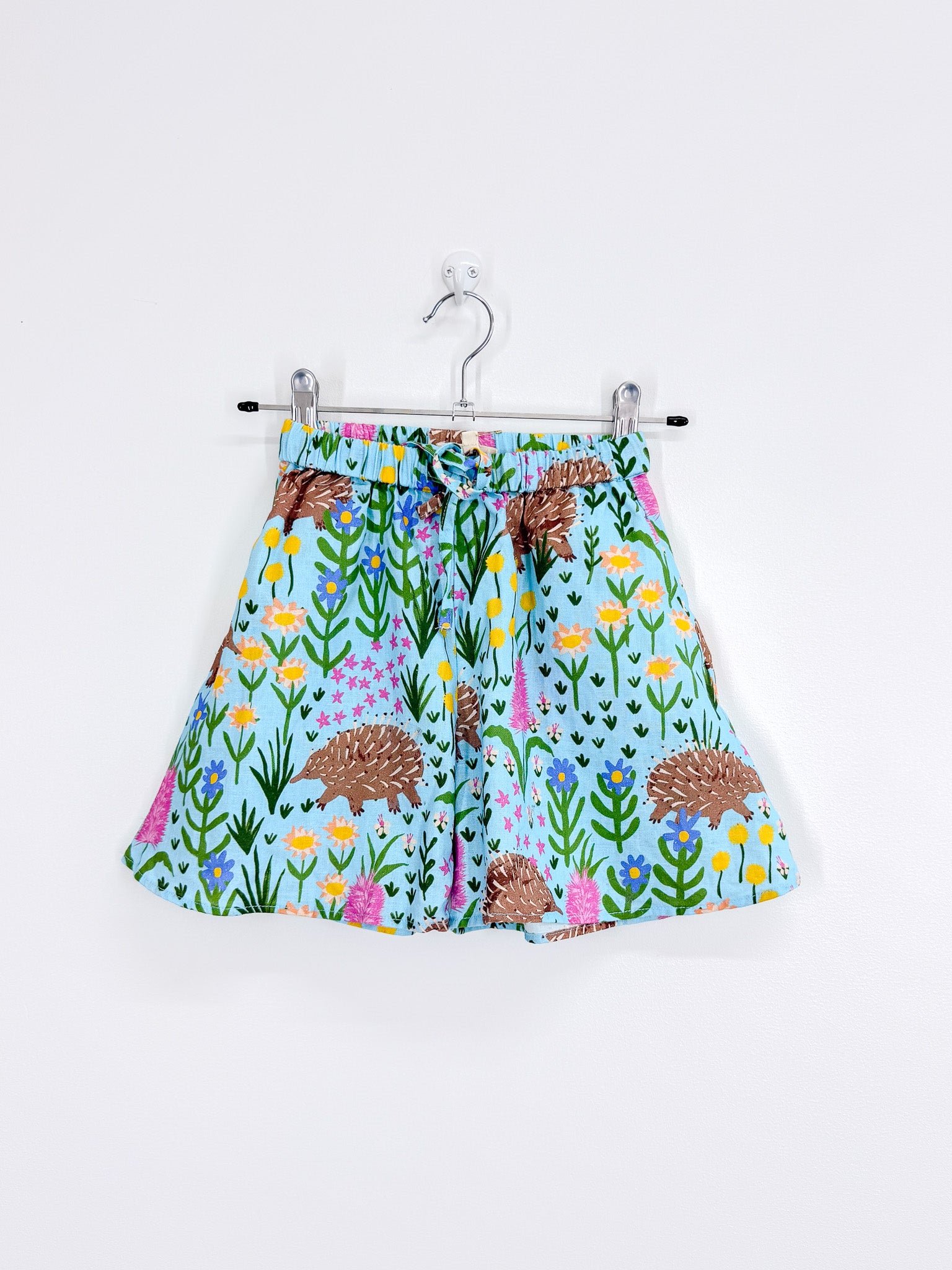 BNWOT Little Princess Highway linen shorts (4y)