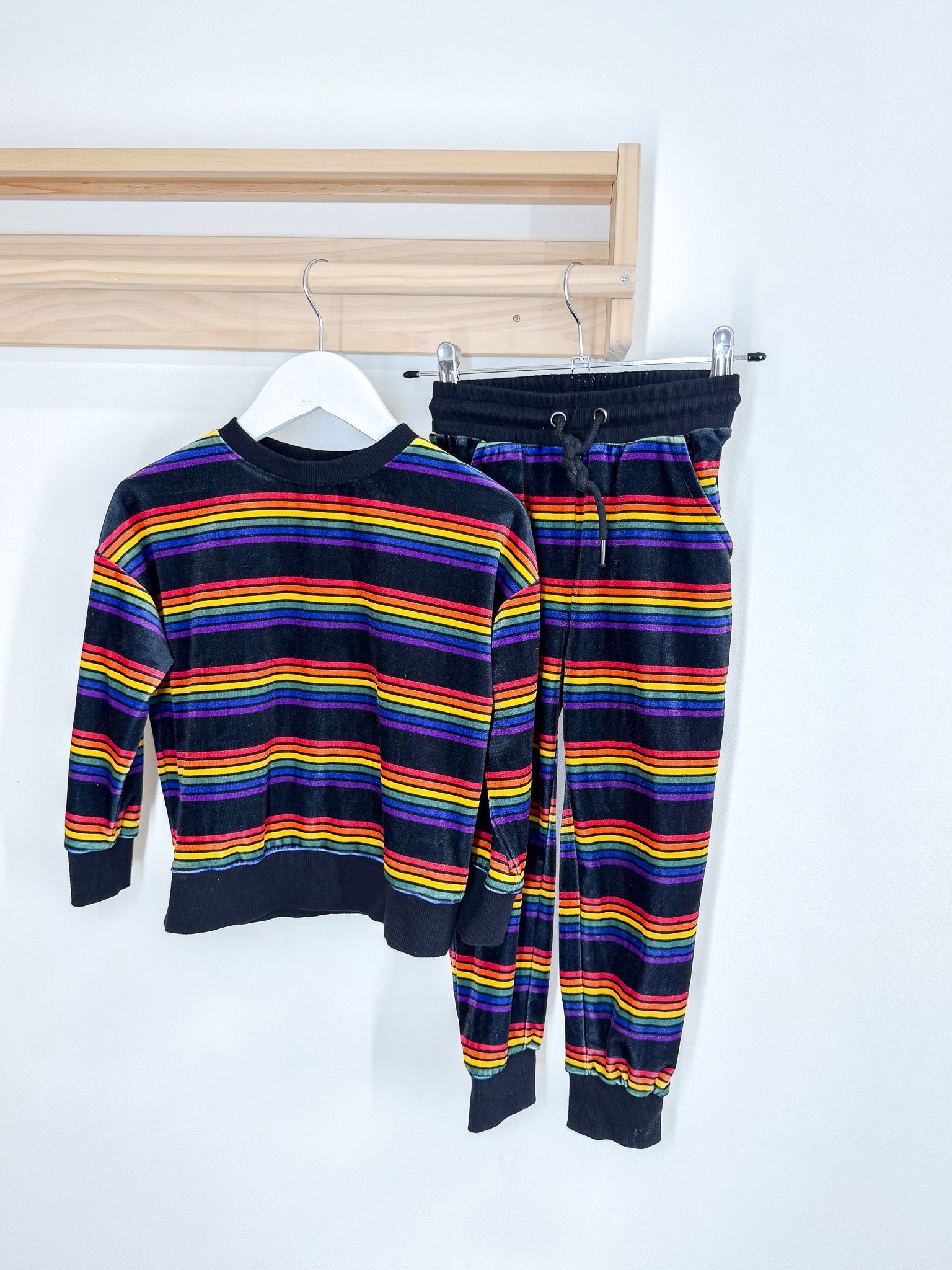 Dangerkids rainbow stripe velour set (4y)