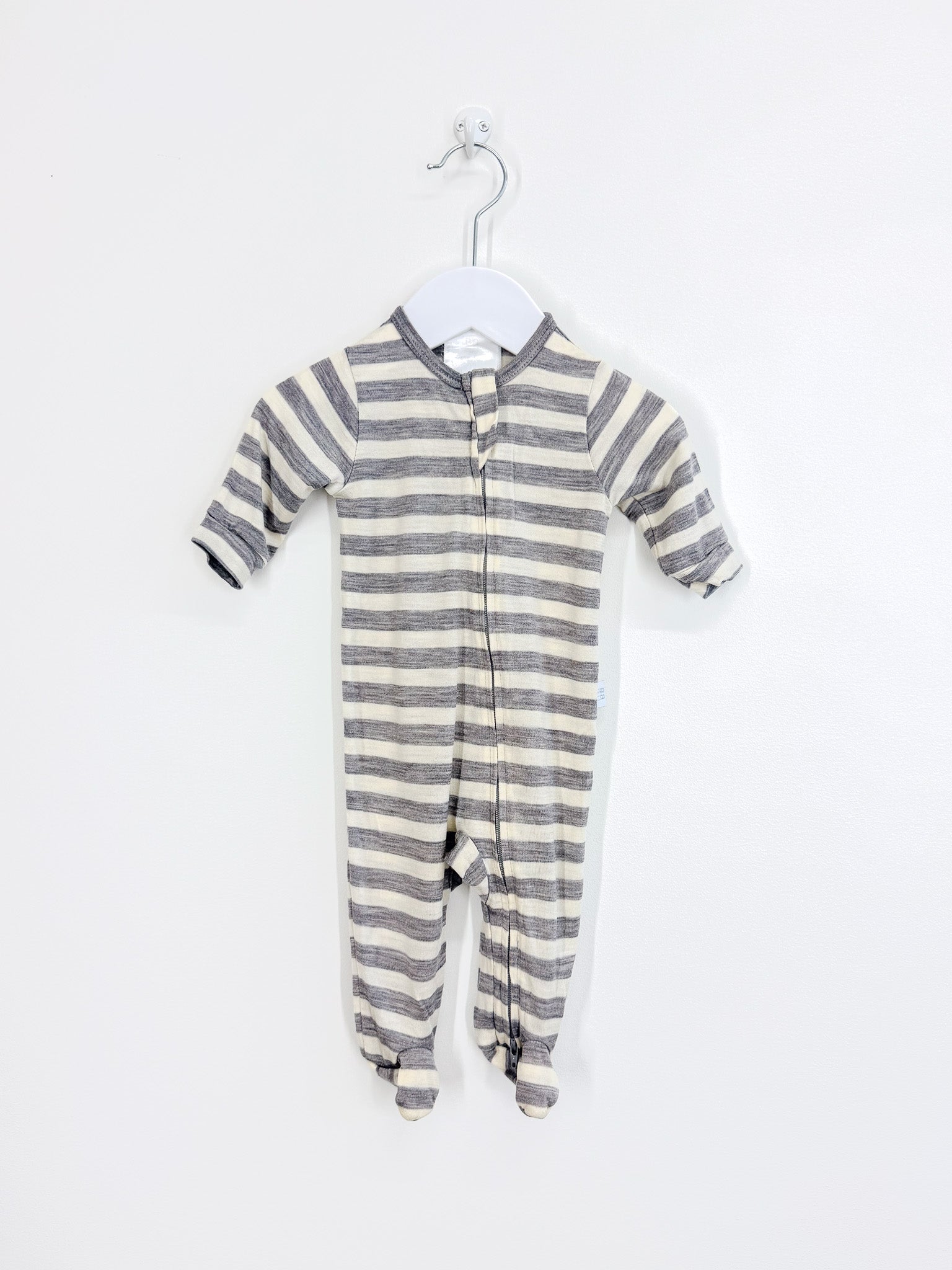 Babu merino zipsuit - grey stripe (newborn)