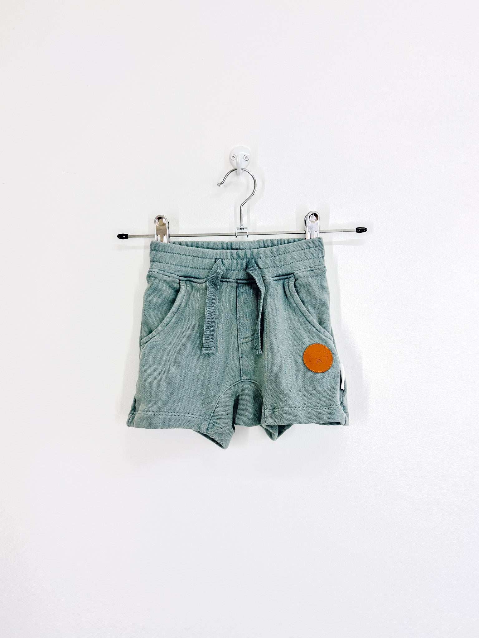 Hux organic vintage slate slouch shorts (3-6m)