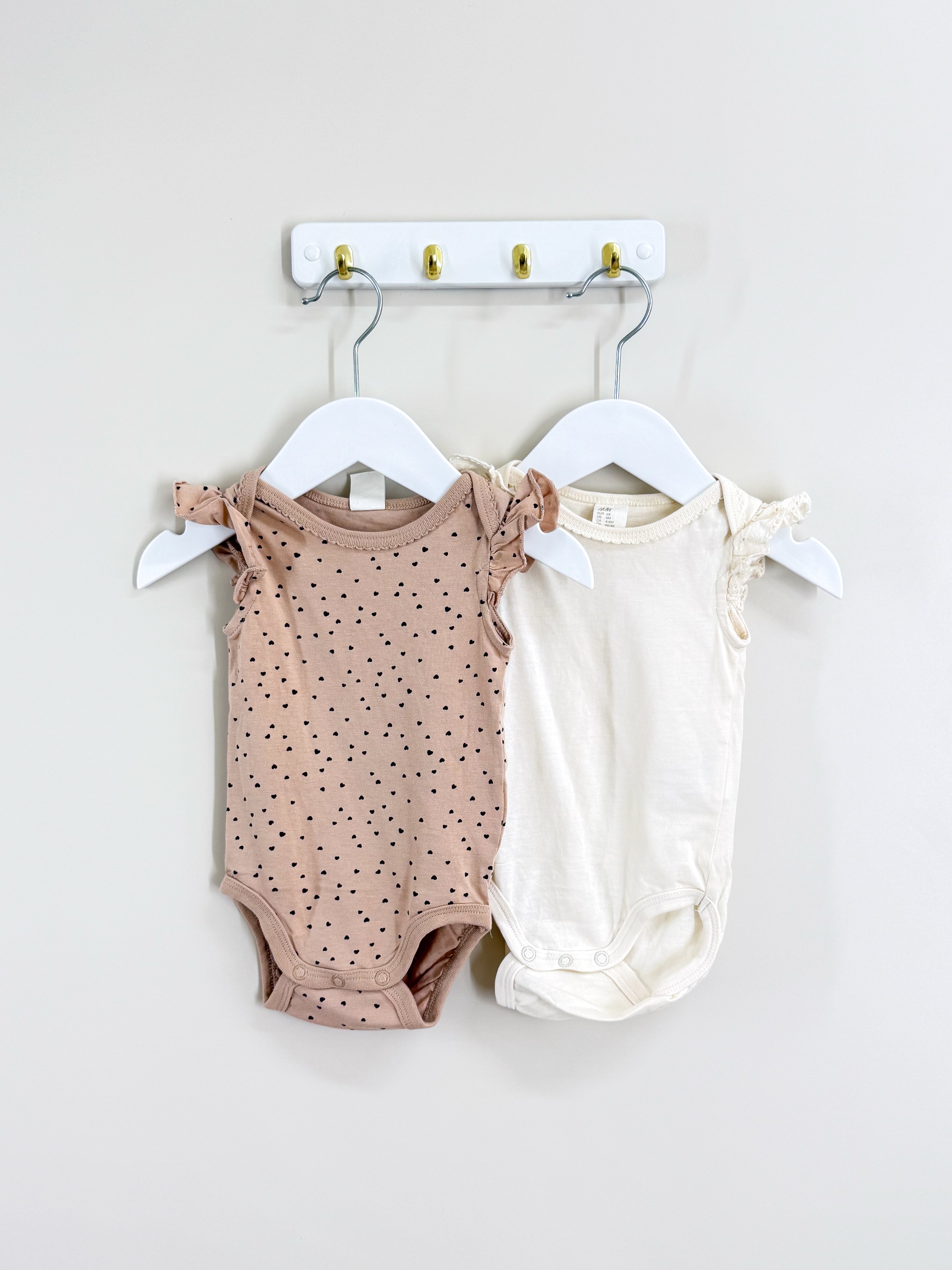 H&M lace sleeve singletsuit 2 pack bundle (3-6m)