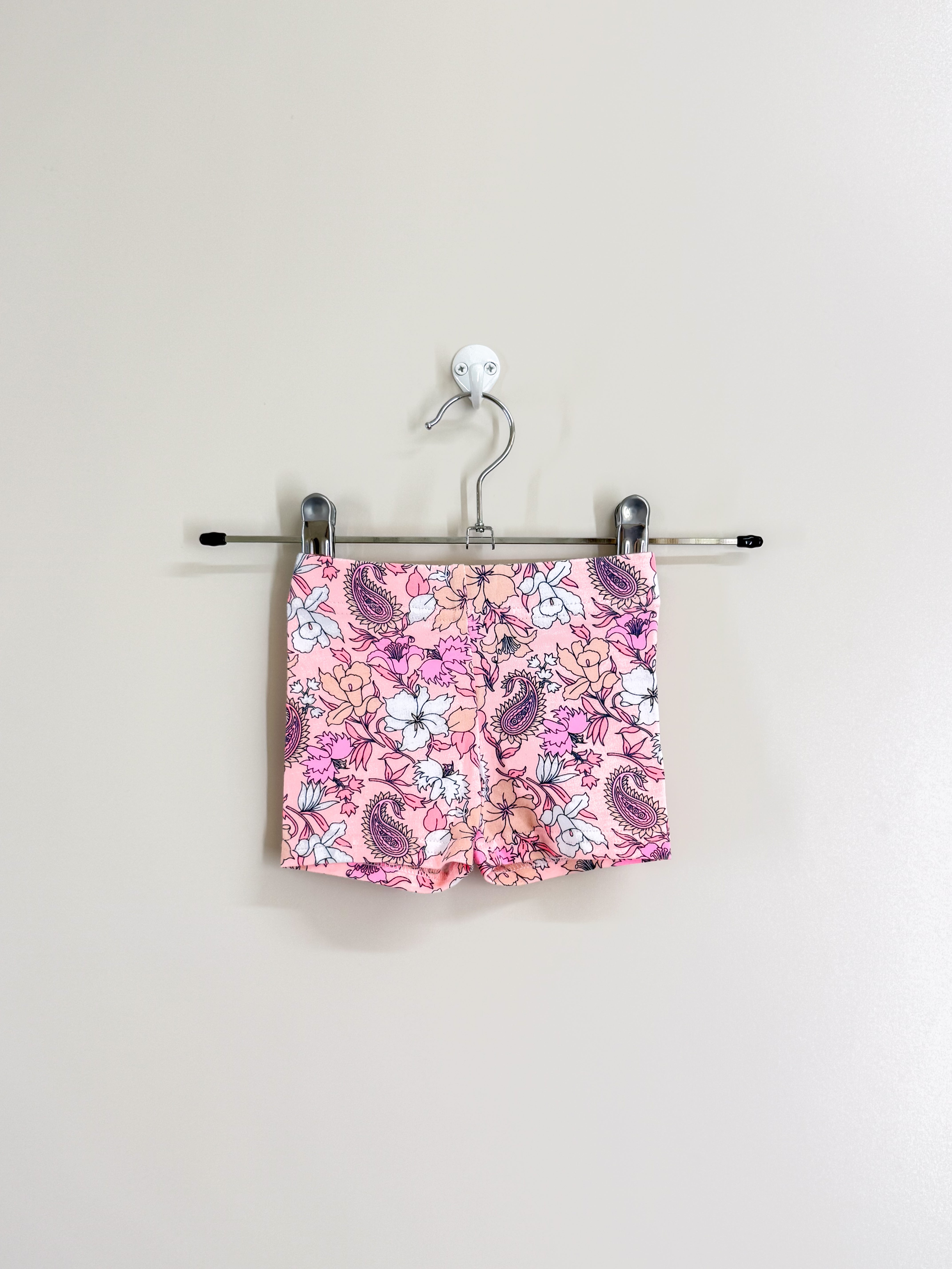 Milky floral bike shorts (3-6m)