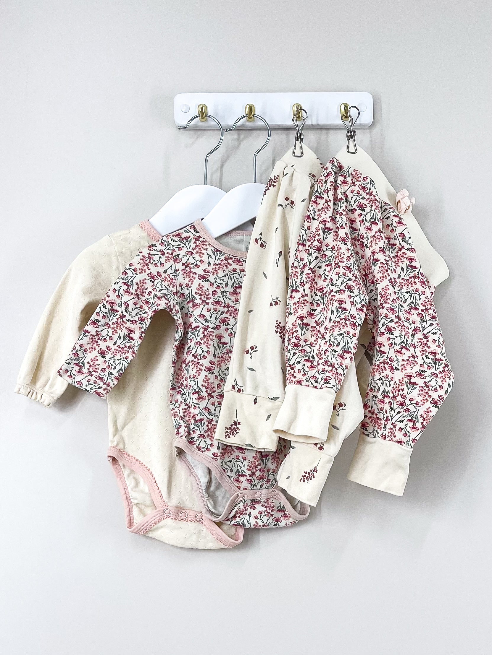 Little Bundle floral 4 piece set bundle (3-6m)