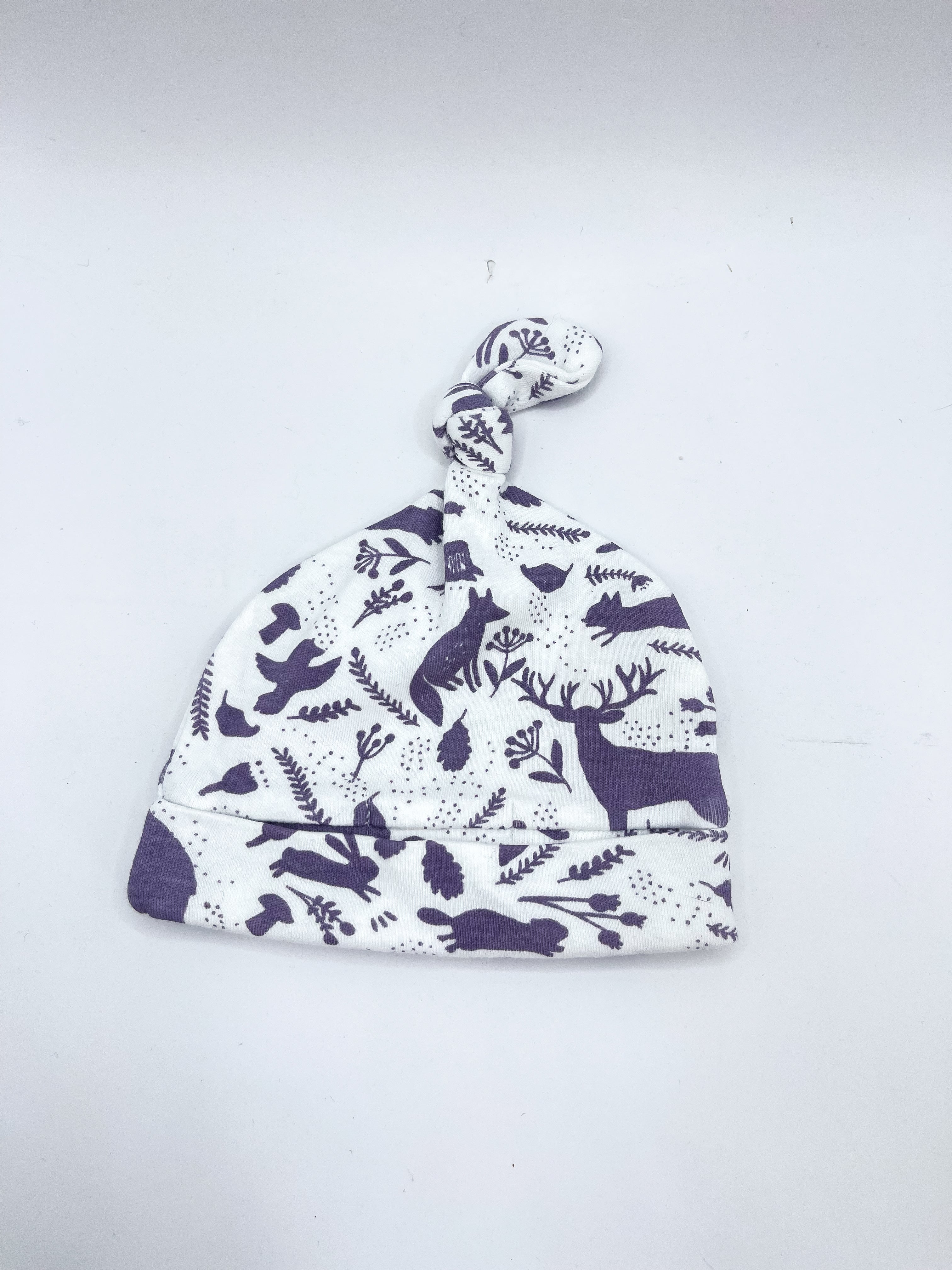Wilson & Frenchy knot beanie (newborn)