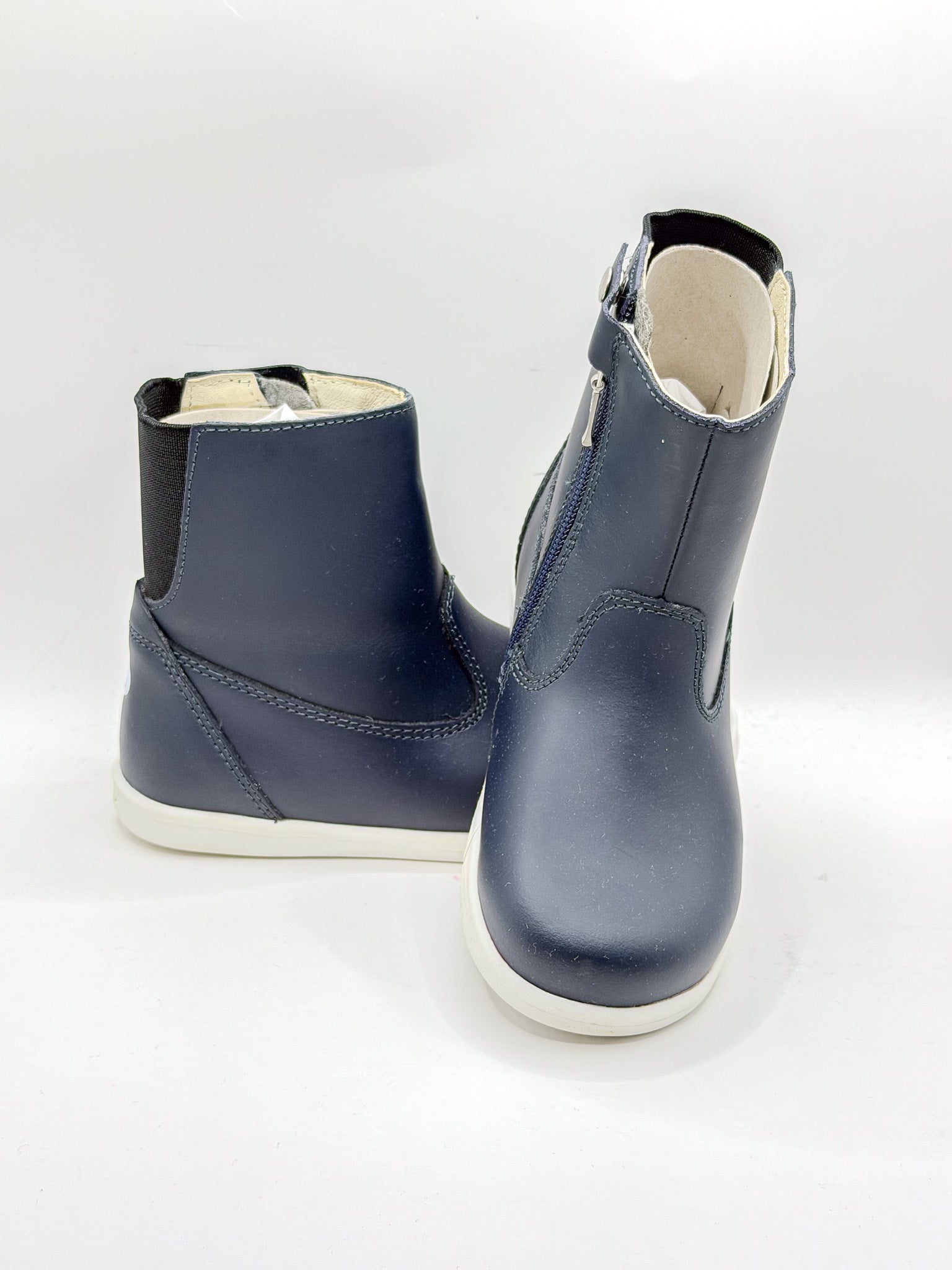 BNWOT Bobux paddington boots - black (29EU)