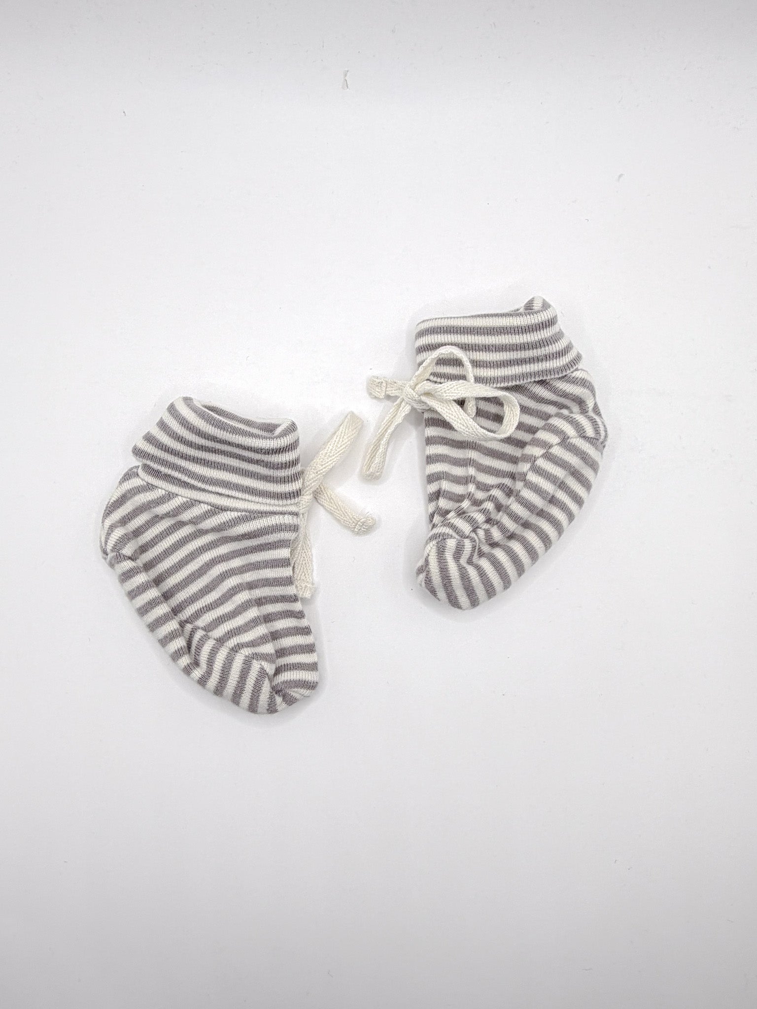 Nature Baby organic booties (0-3m)