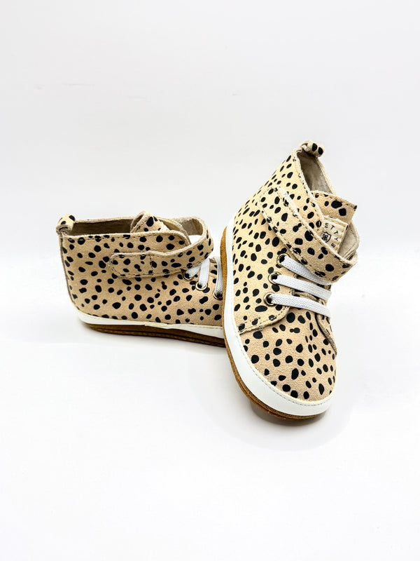 BNWOT Pretty Brave spot hi top boots (21EU)
