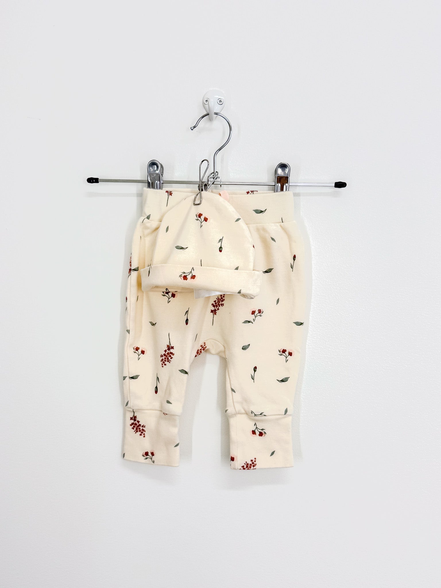 Little Bundle floral harem pants + beanie (newborn)