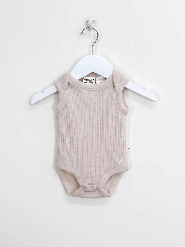 Ricochet merino rib singletsuit - cream (newborn)