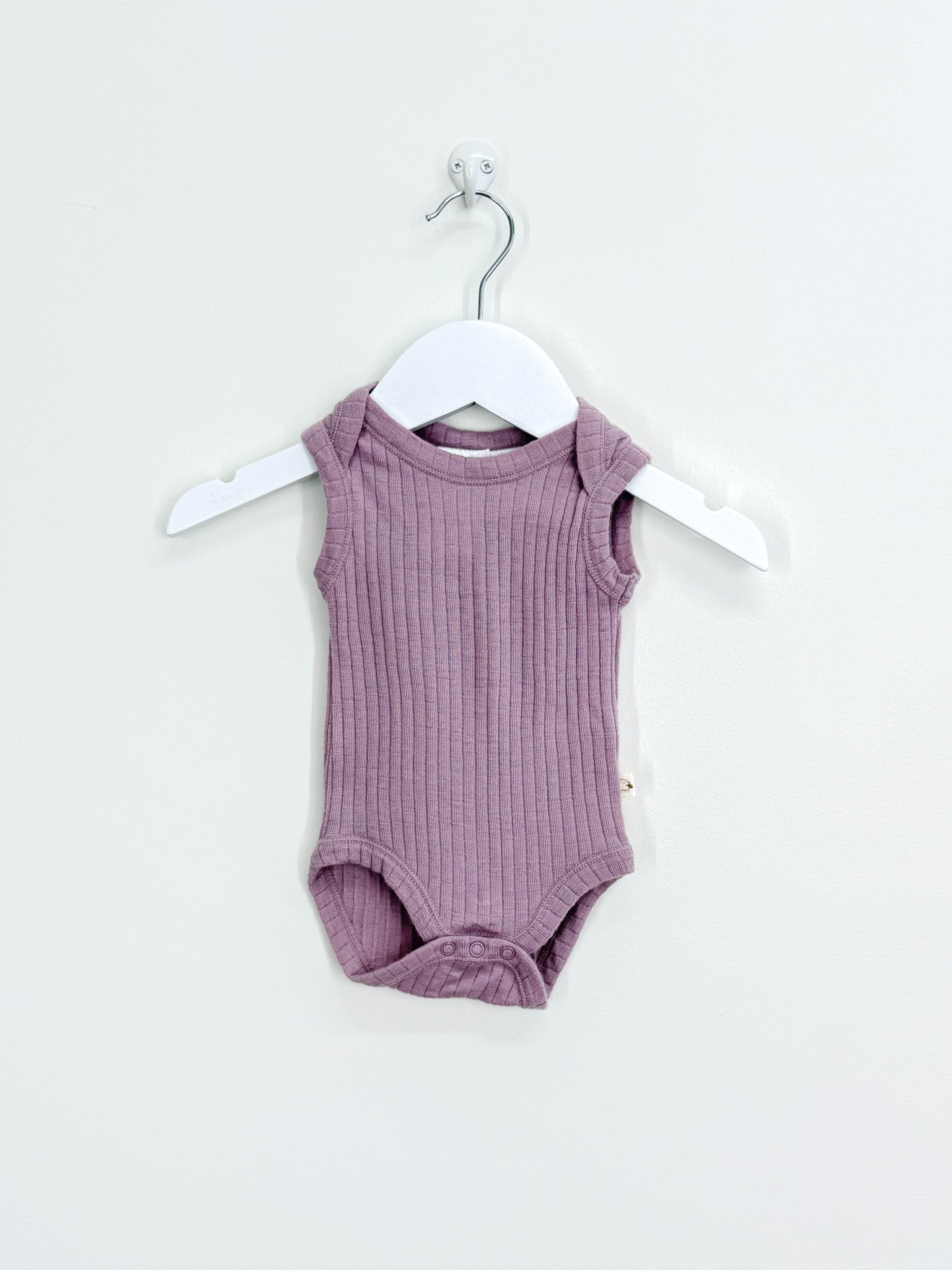 Ricochet merino rib singletsuit - purpelr (newborn)