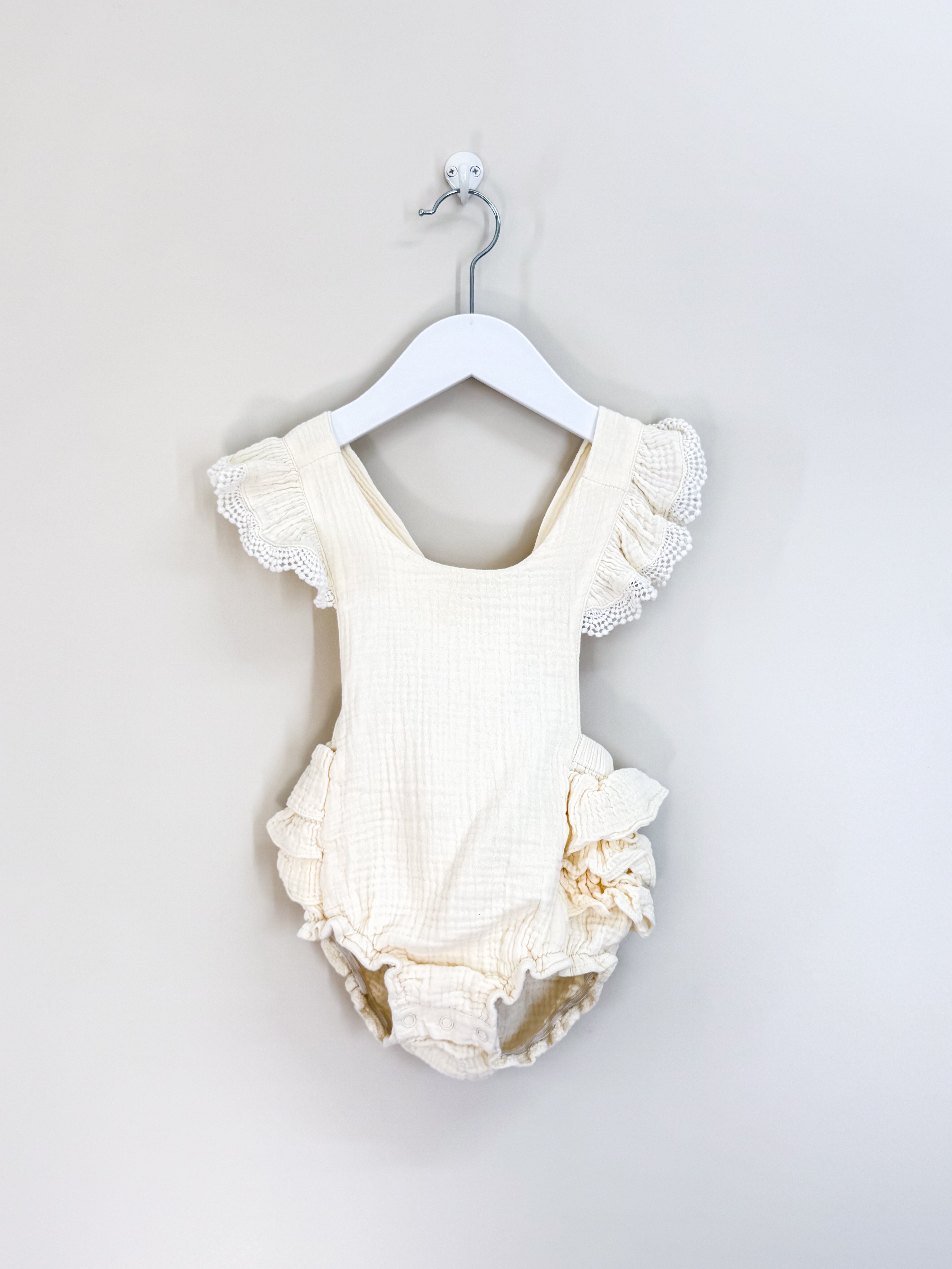 Karibou Kids liliana muslin playsuit - french vanilla (6-12m)
