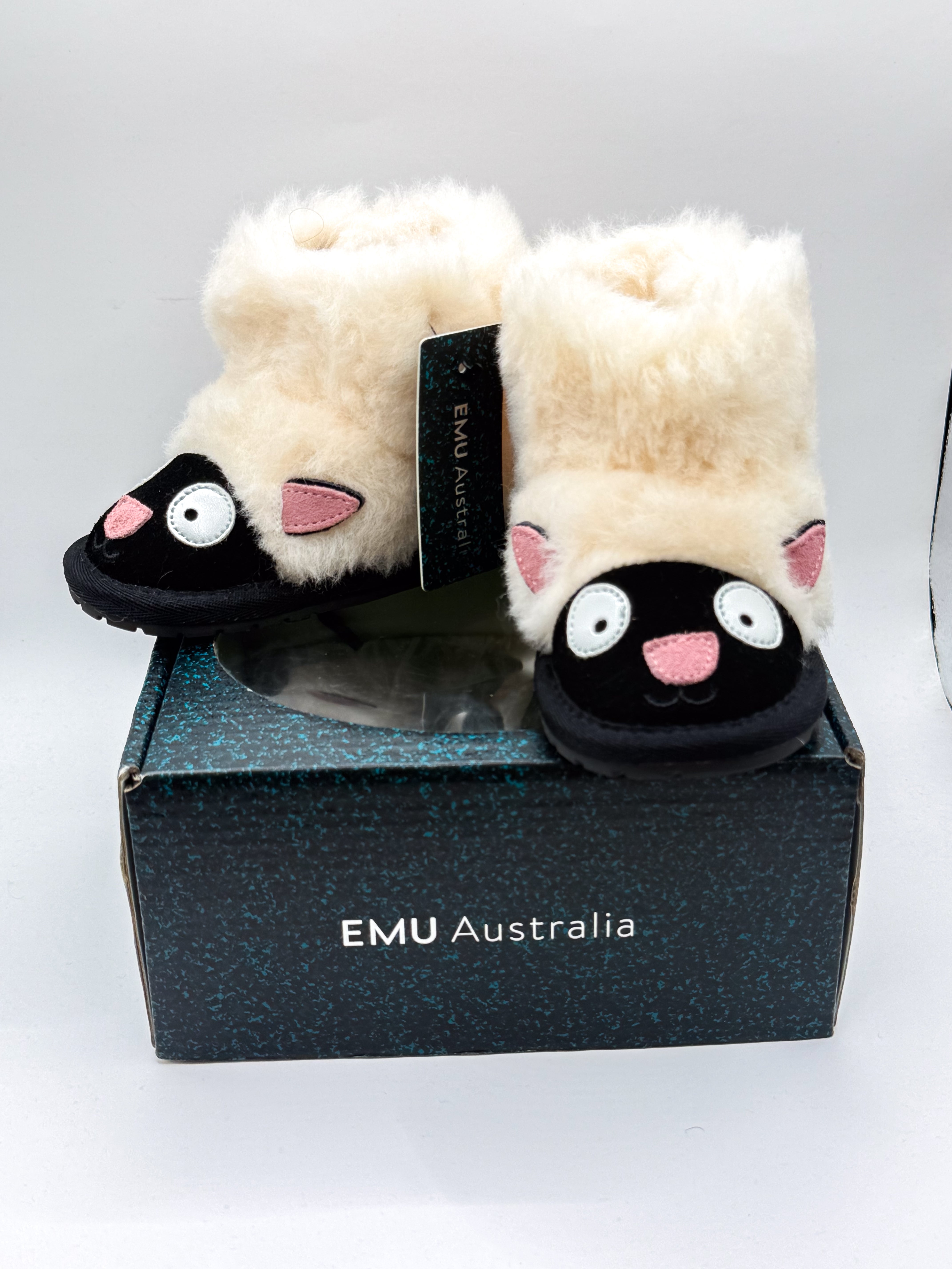 BNWT Emu Australia merino lamb walker hard sole slipper boots (20-21EU)