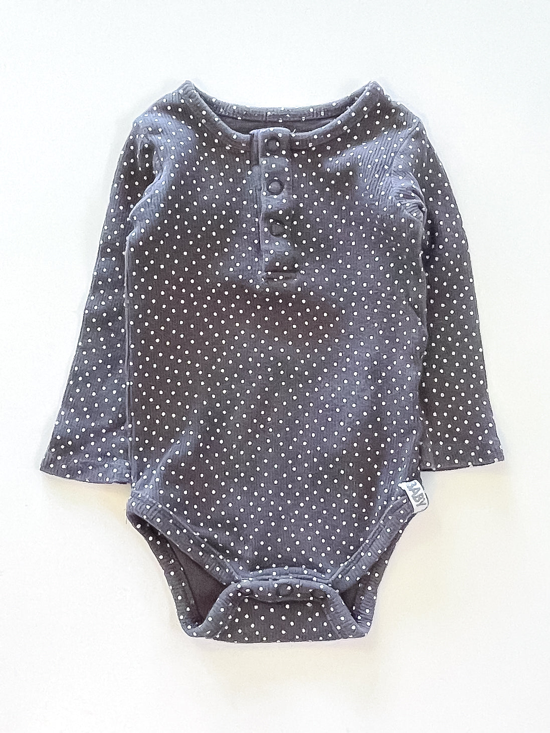 Cotton On Kids ribbed spot henley bodysuit (3-6m)