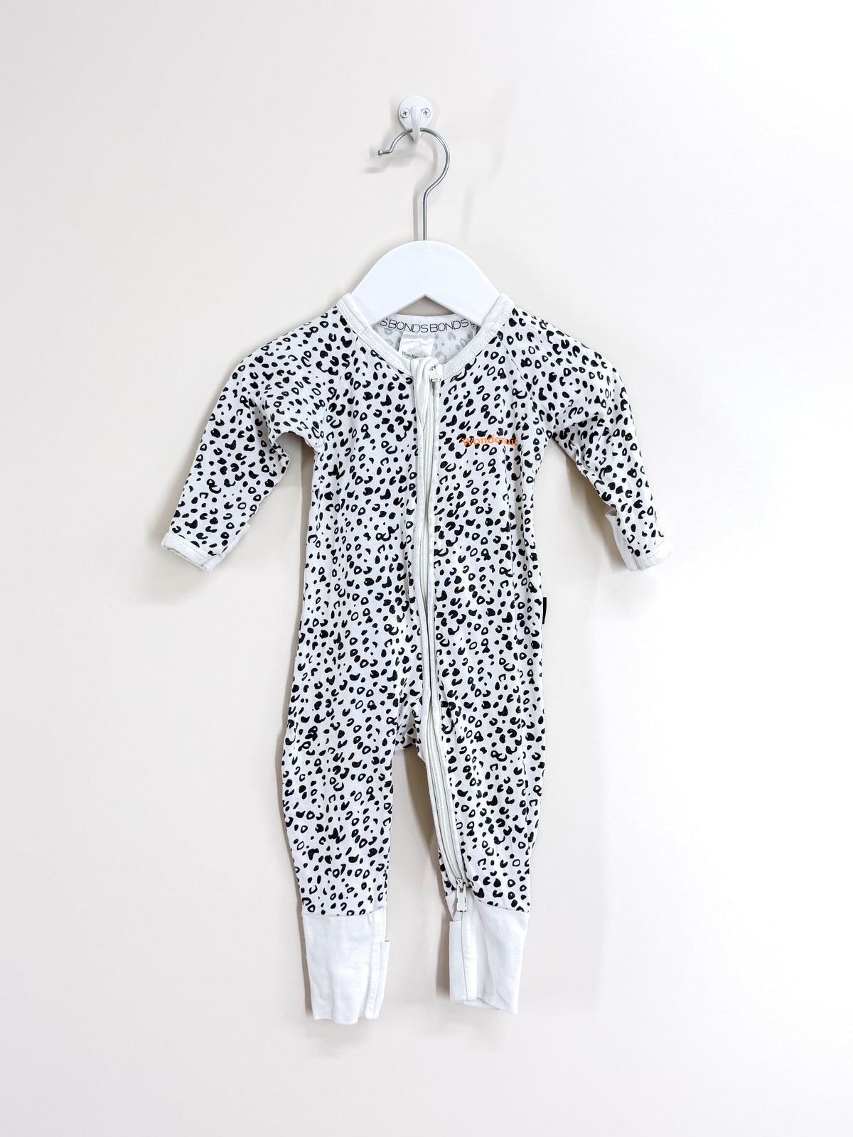 Bonds wondersuit - white leopard (3-6m)