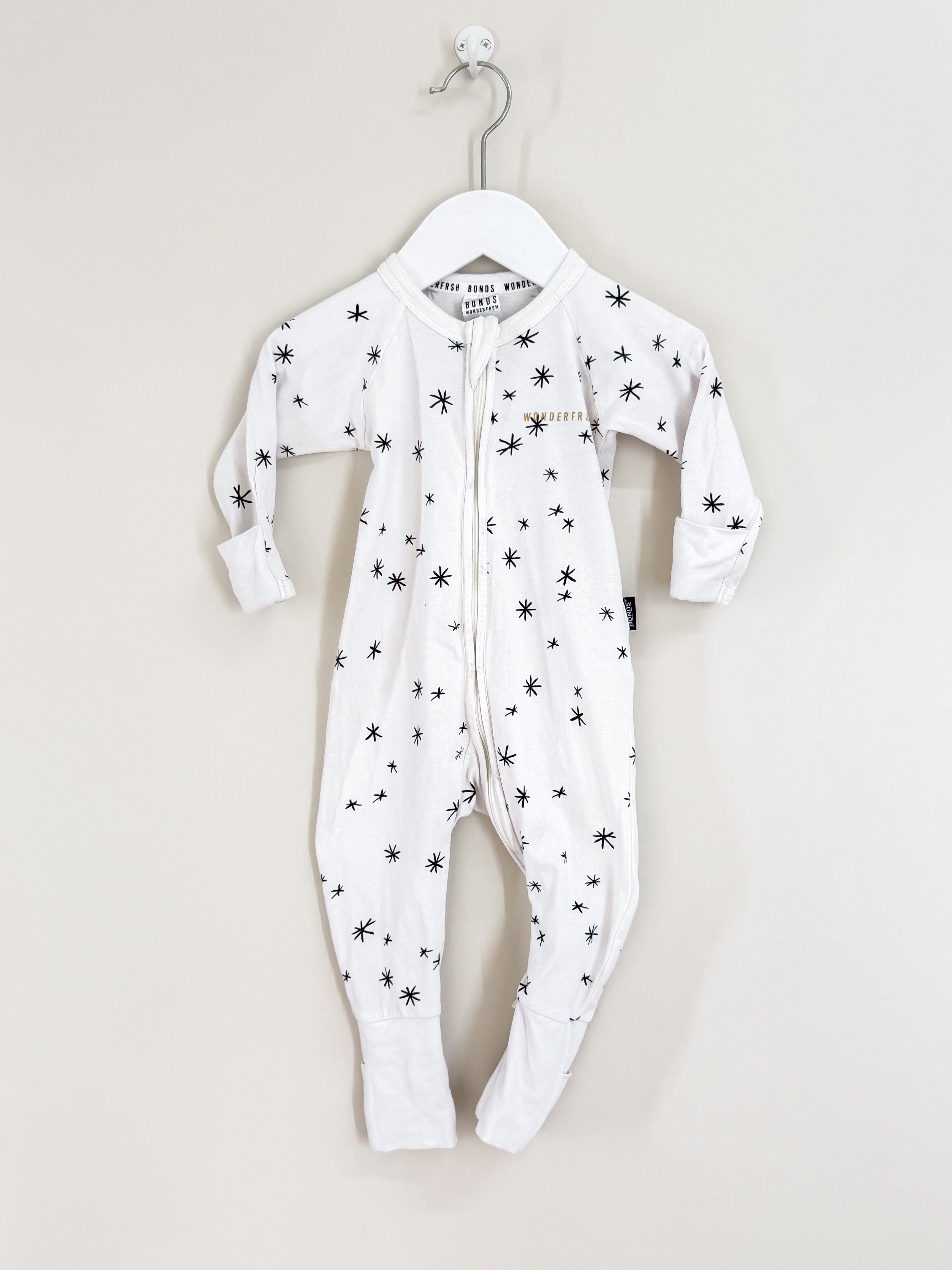 Bonds wonderfresh wondersuit - white stars (newborn)