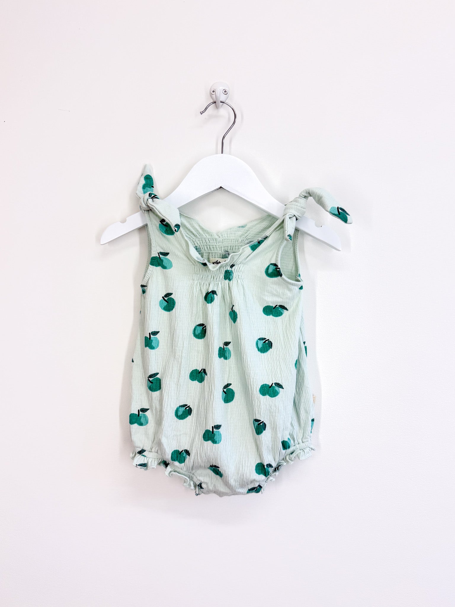 Wilson & Frenchy organic tie playsuit - apple papple (3-6m)