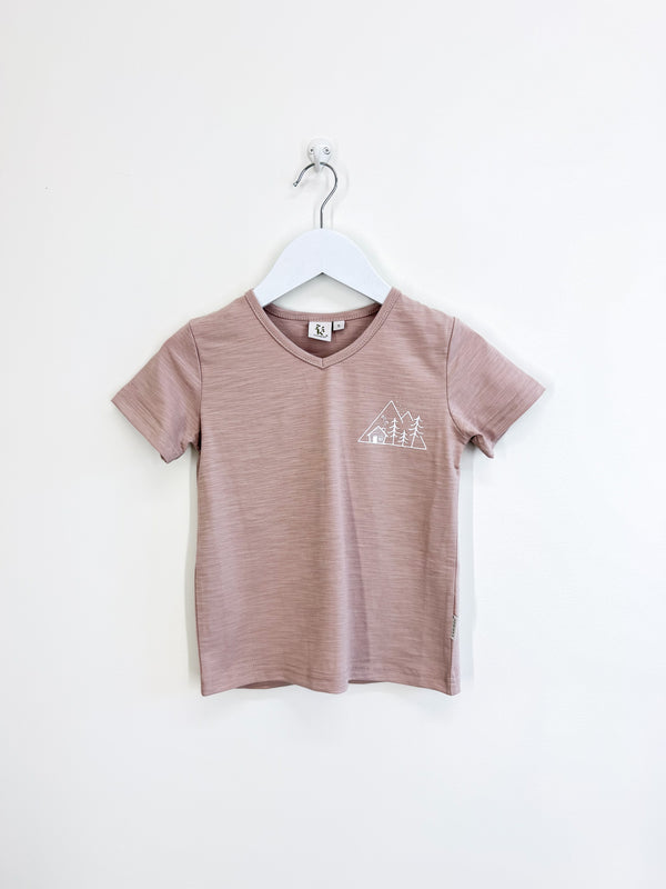 BNWOT Karibou Kids explorer tee (5y)