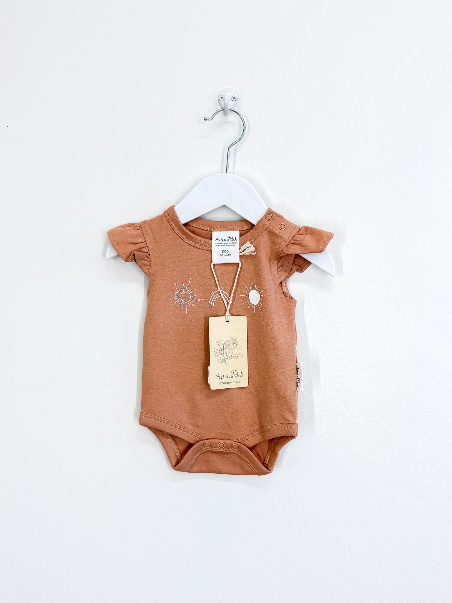 BNWT Aster & Oak organic rainbow sun flutter bodysuit (0-3m)