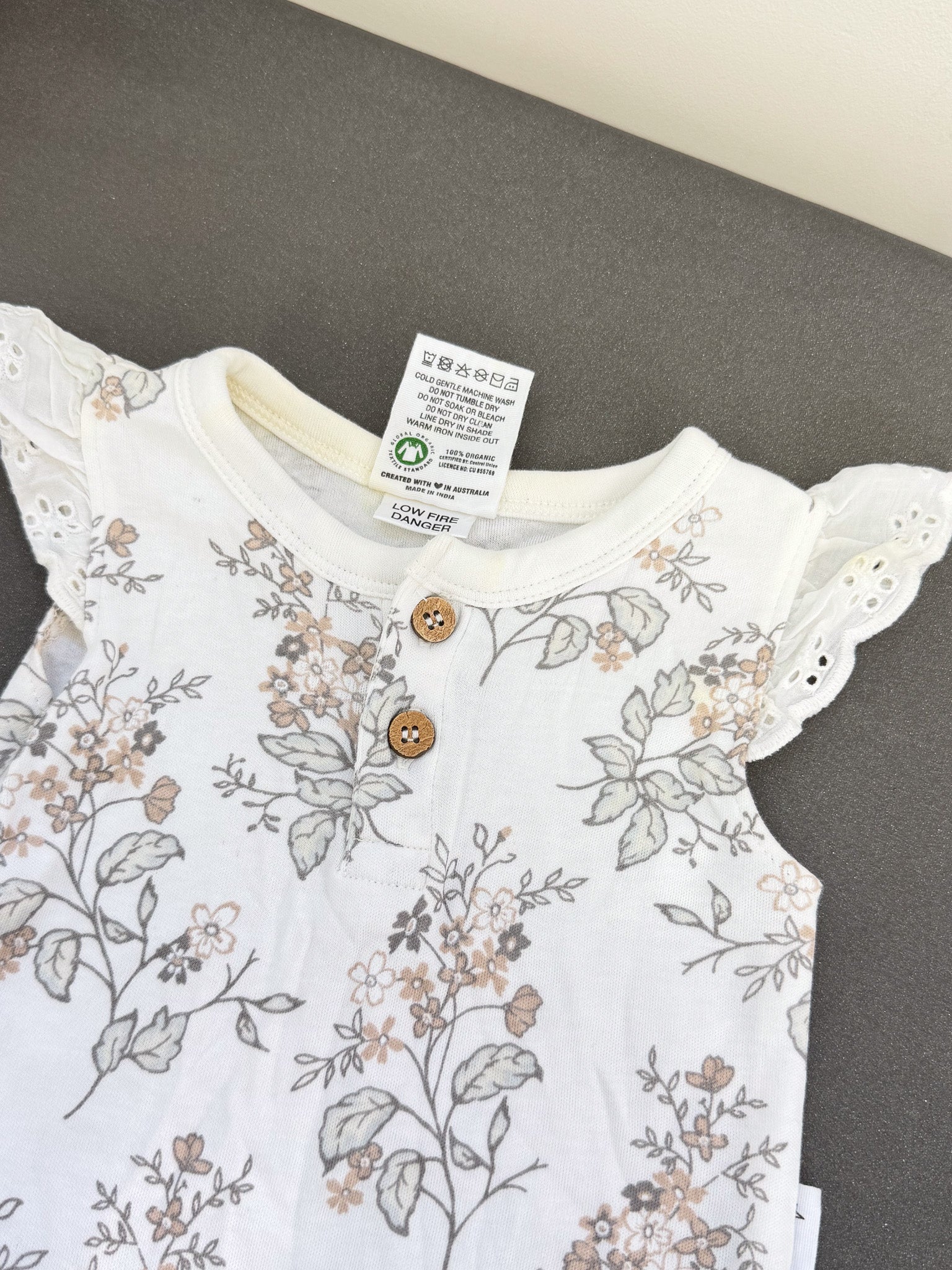 Aster & Oak flutter bodysuit (0-3m) - SECONDS