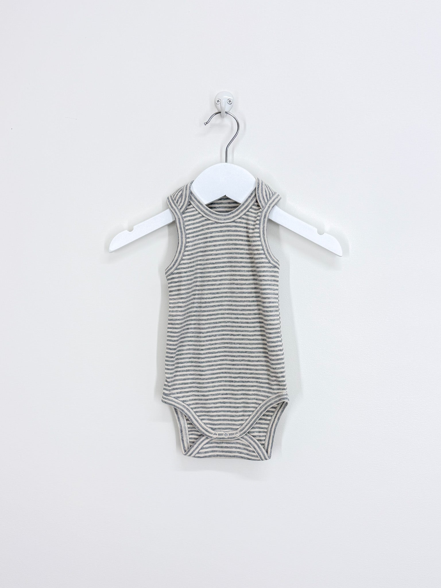BNWOT Nature Baby organic singletsuit - grey stripe (3-6m)