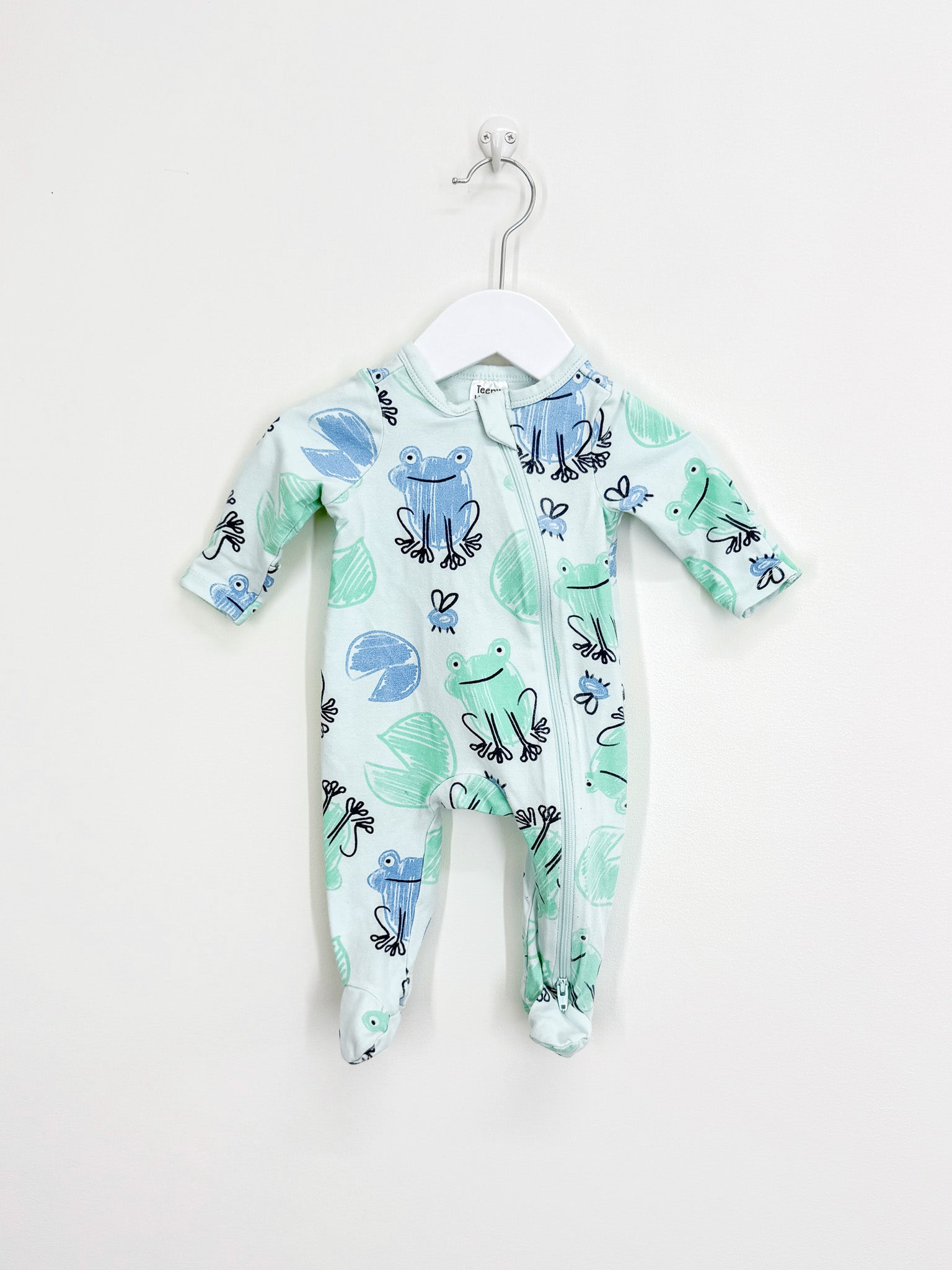 Teeny Weeny zipsuit - frogs (newborn)