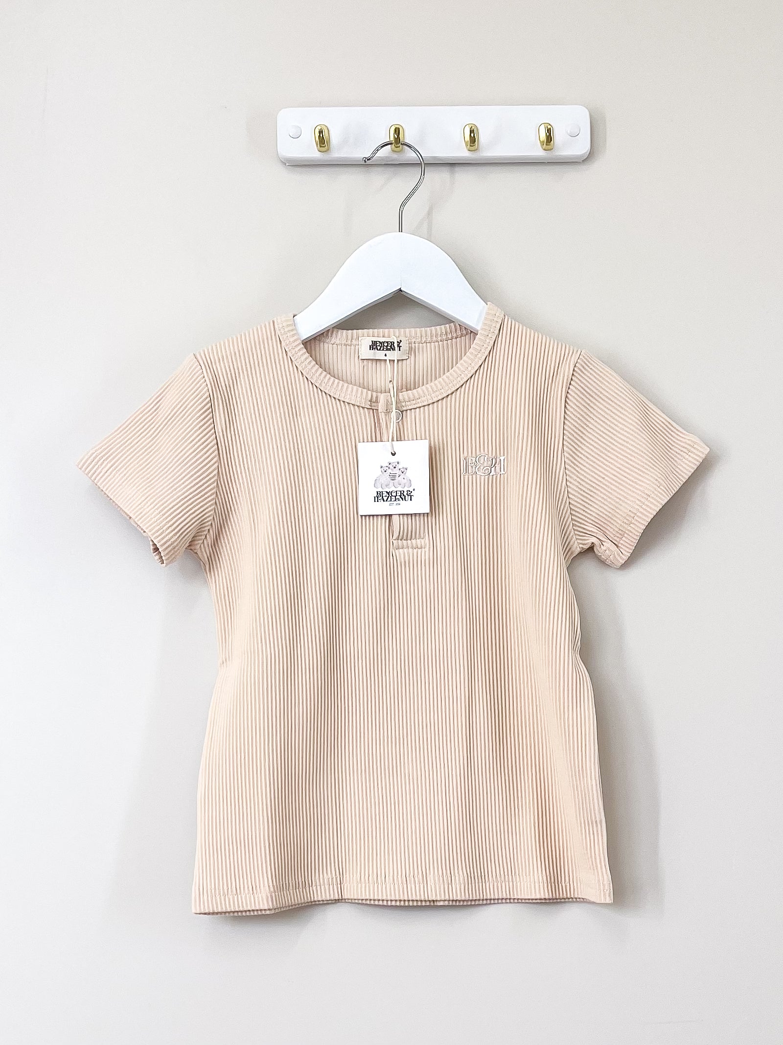 BNWT Bencer & Hazelnut rib beige tee (6y)