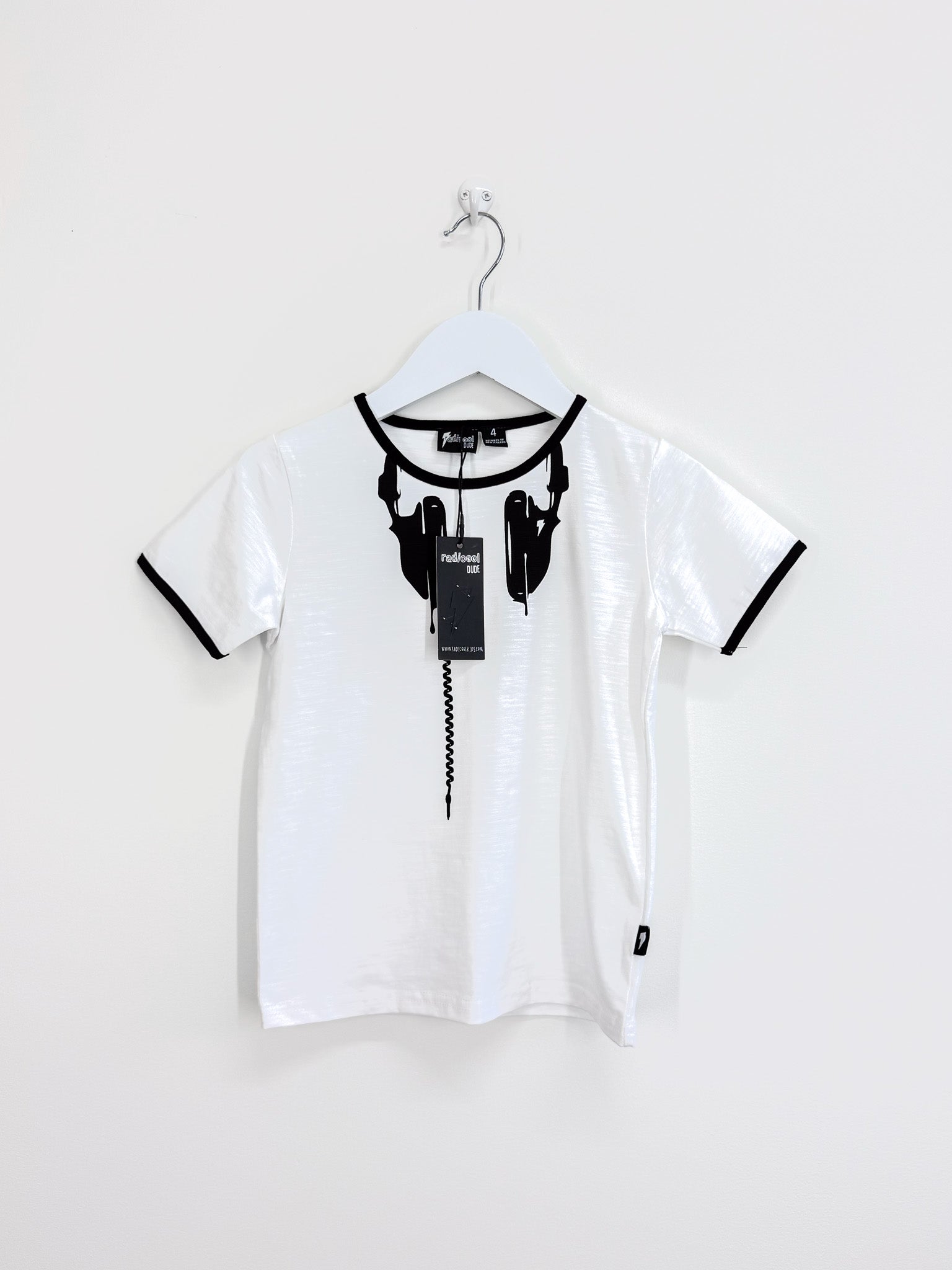 BNWT Radicool rad tunes tee (4y)