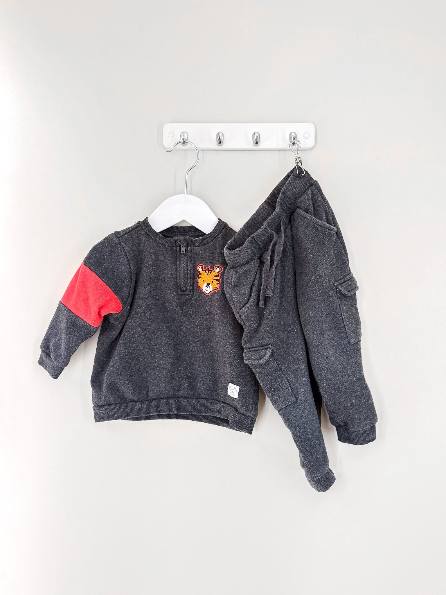 Teeny Weeny tiger track set (12-18m)