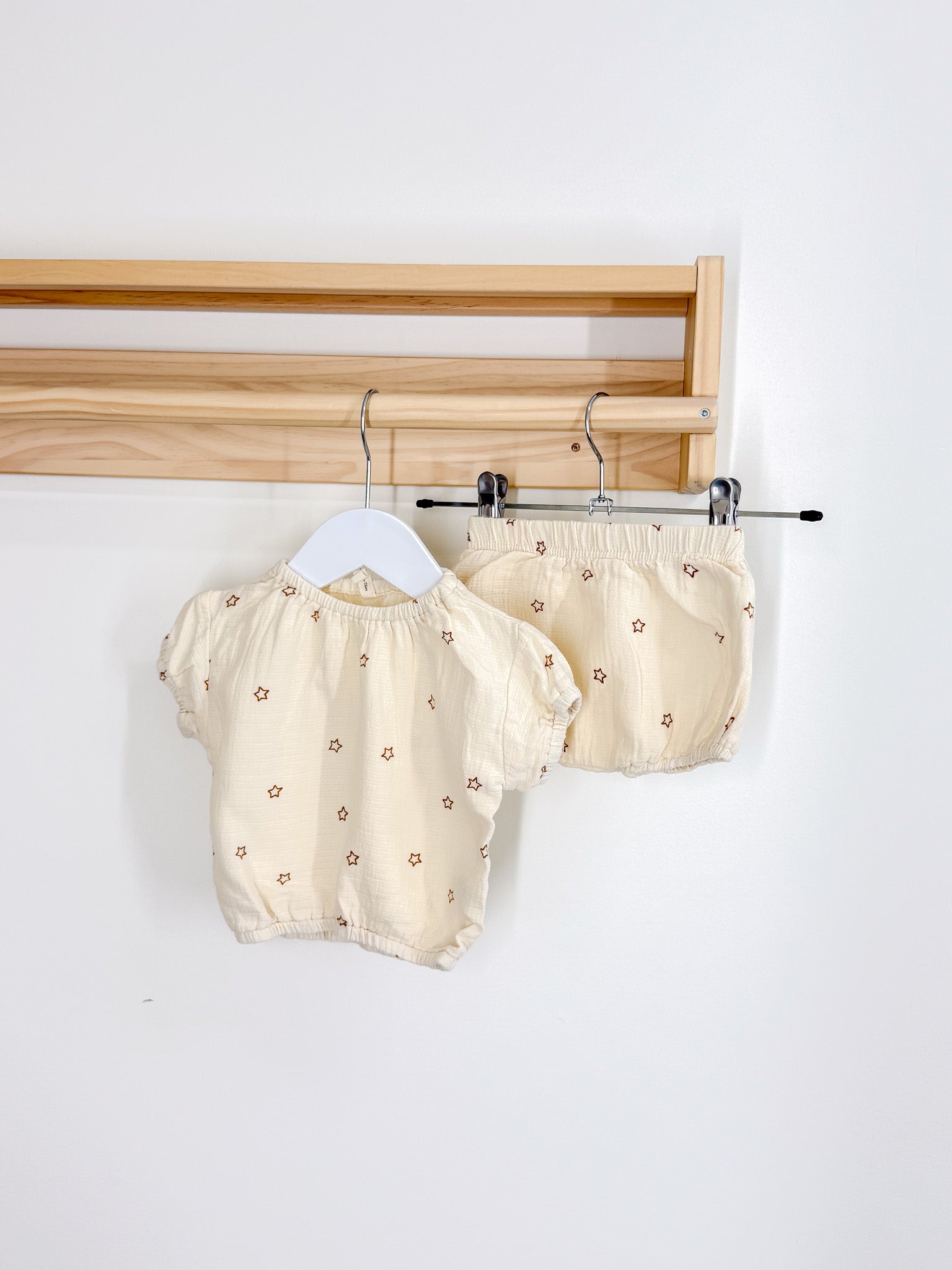 Quincy Mae organic muslin set - natural stars (3-6m)