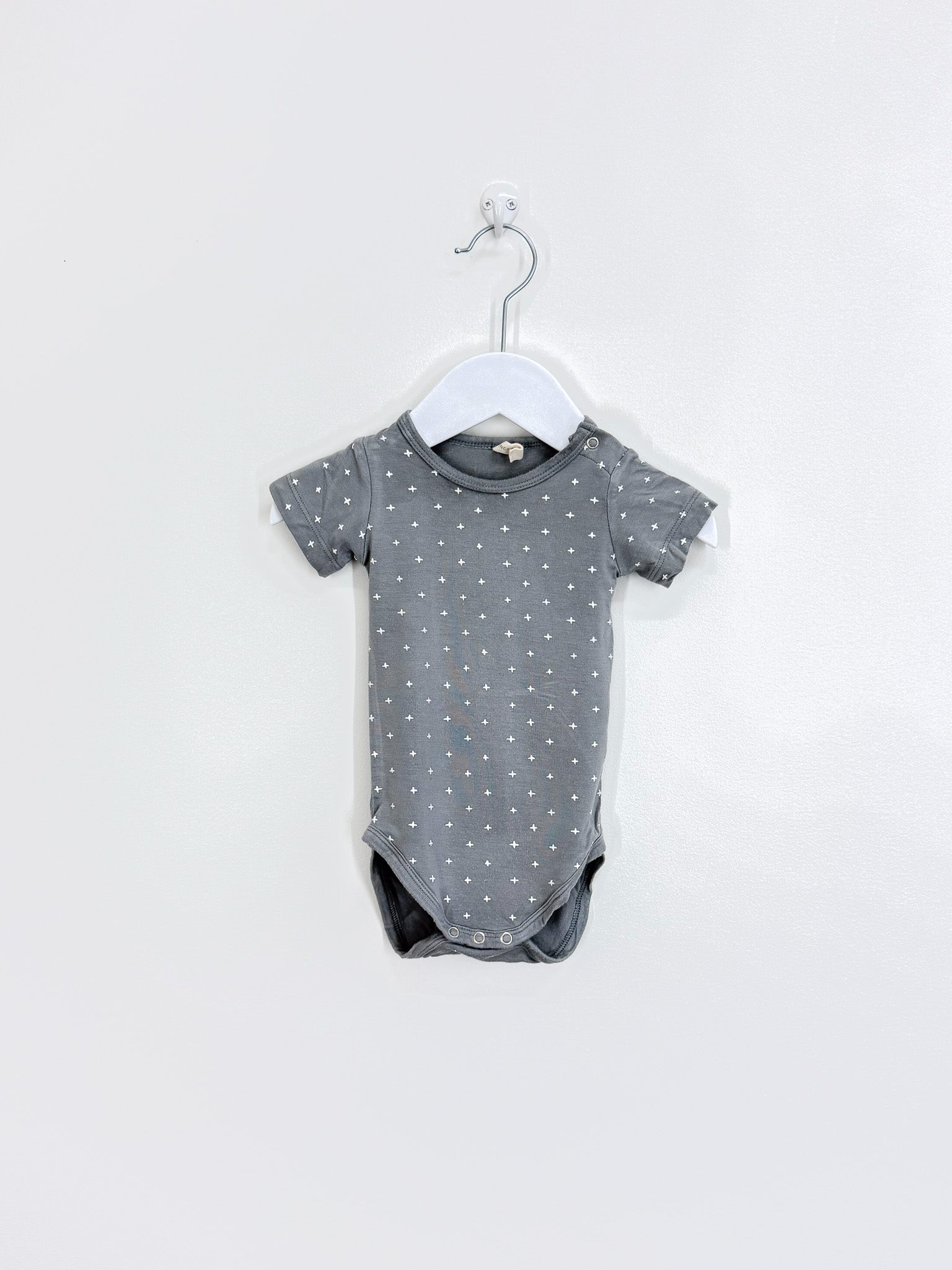 Quincy Mae bamboo bodysuit - stars (3-6m)