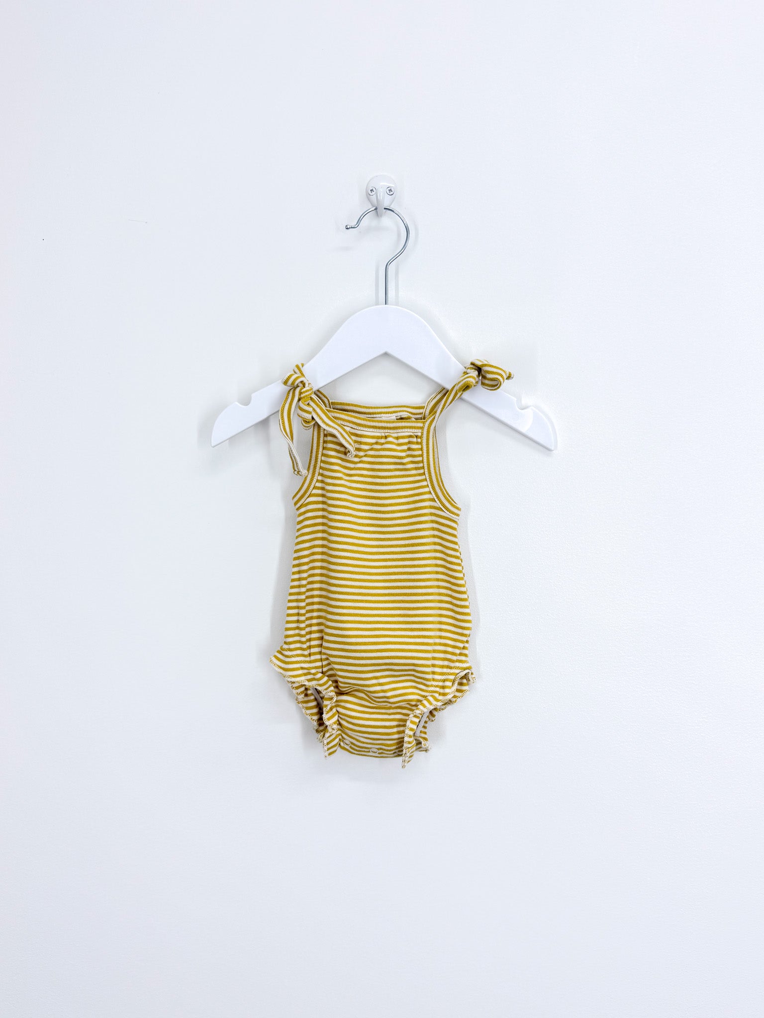 Nature Baby organic tie suit - yellow stripe (3-6m)