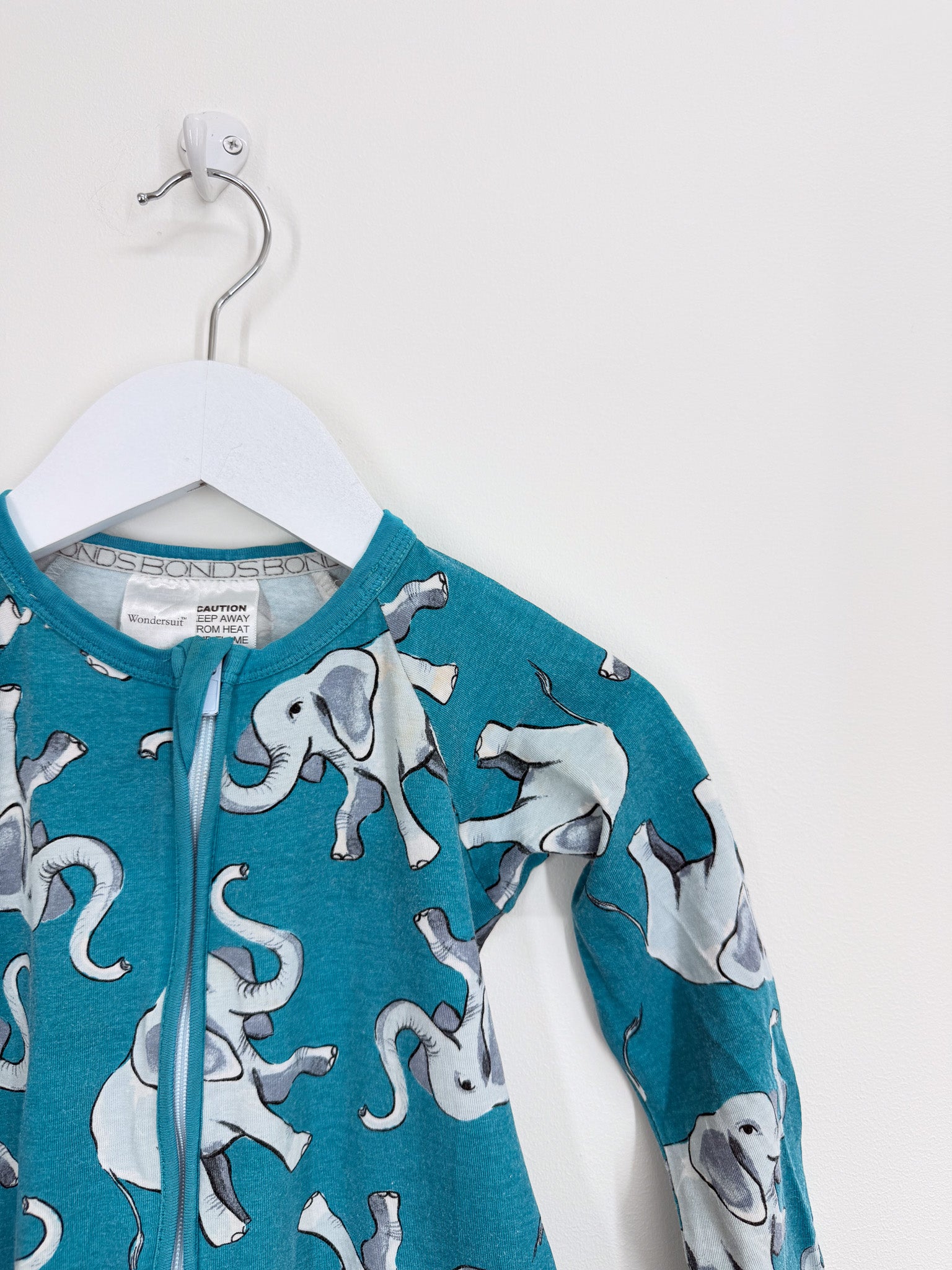 Bonds wondersuit - green elephants (3y)