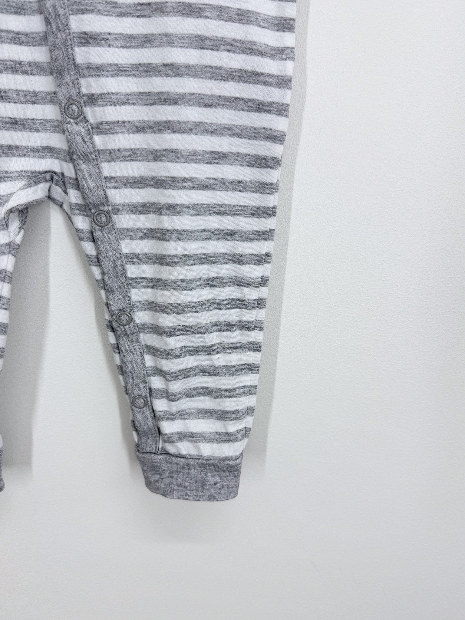 H&M striped button onesie (6-9m) - SECONDS