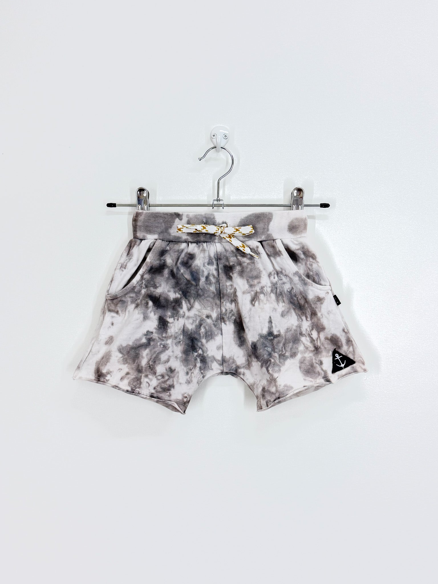 Hello Stranger organic tie dye shorts (2y)
