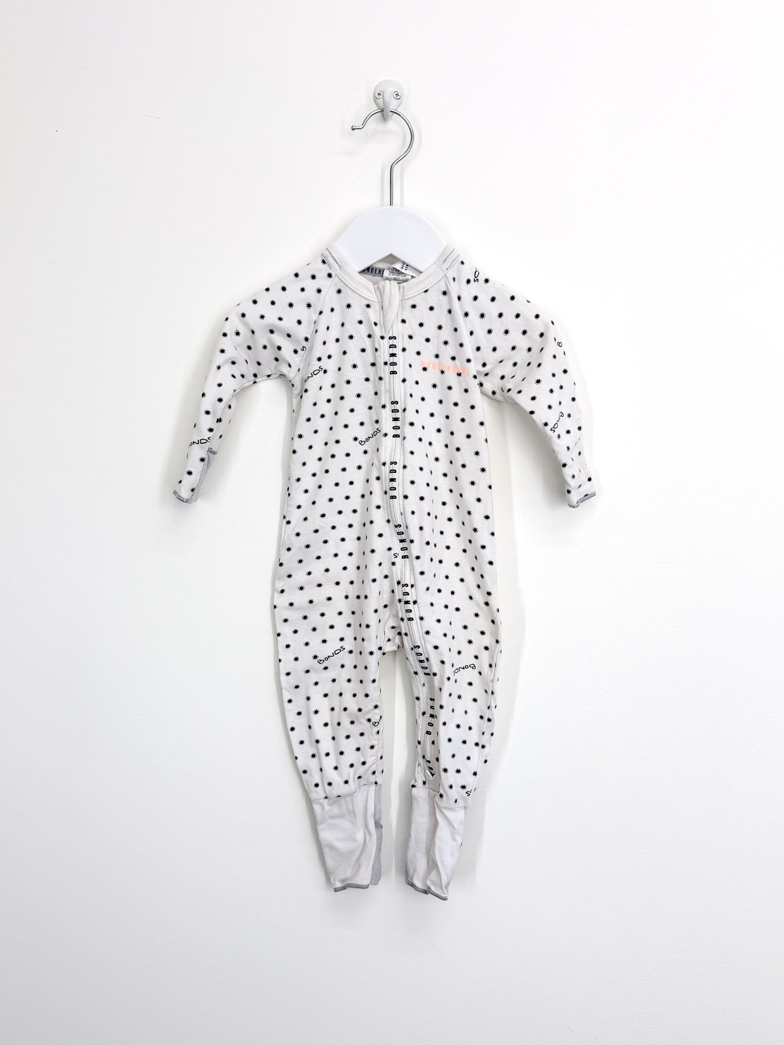 Bonds wondercool wondersuit - white suns (3-6m)