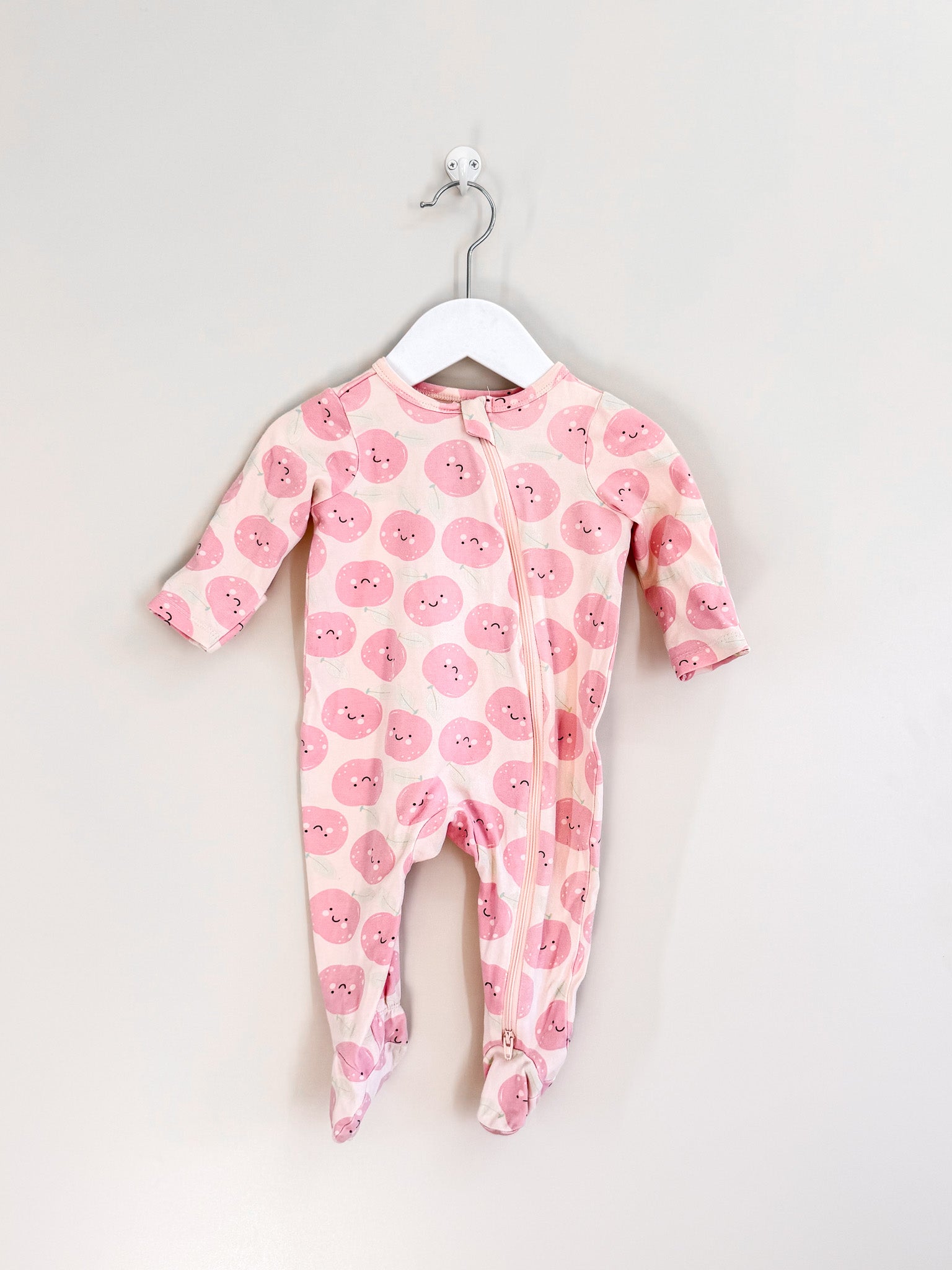 Teeny Weeny zipsuit - pink apple (3-6m)