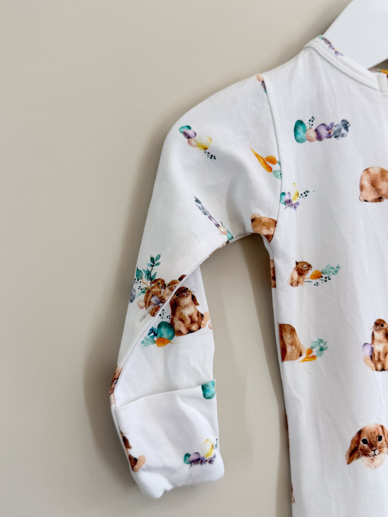 Snuggle Hunny organic growsuit - easter bunnies (0-3m)