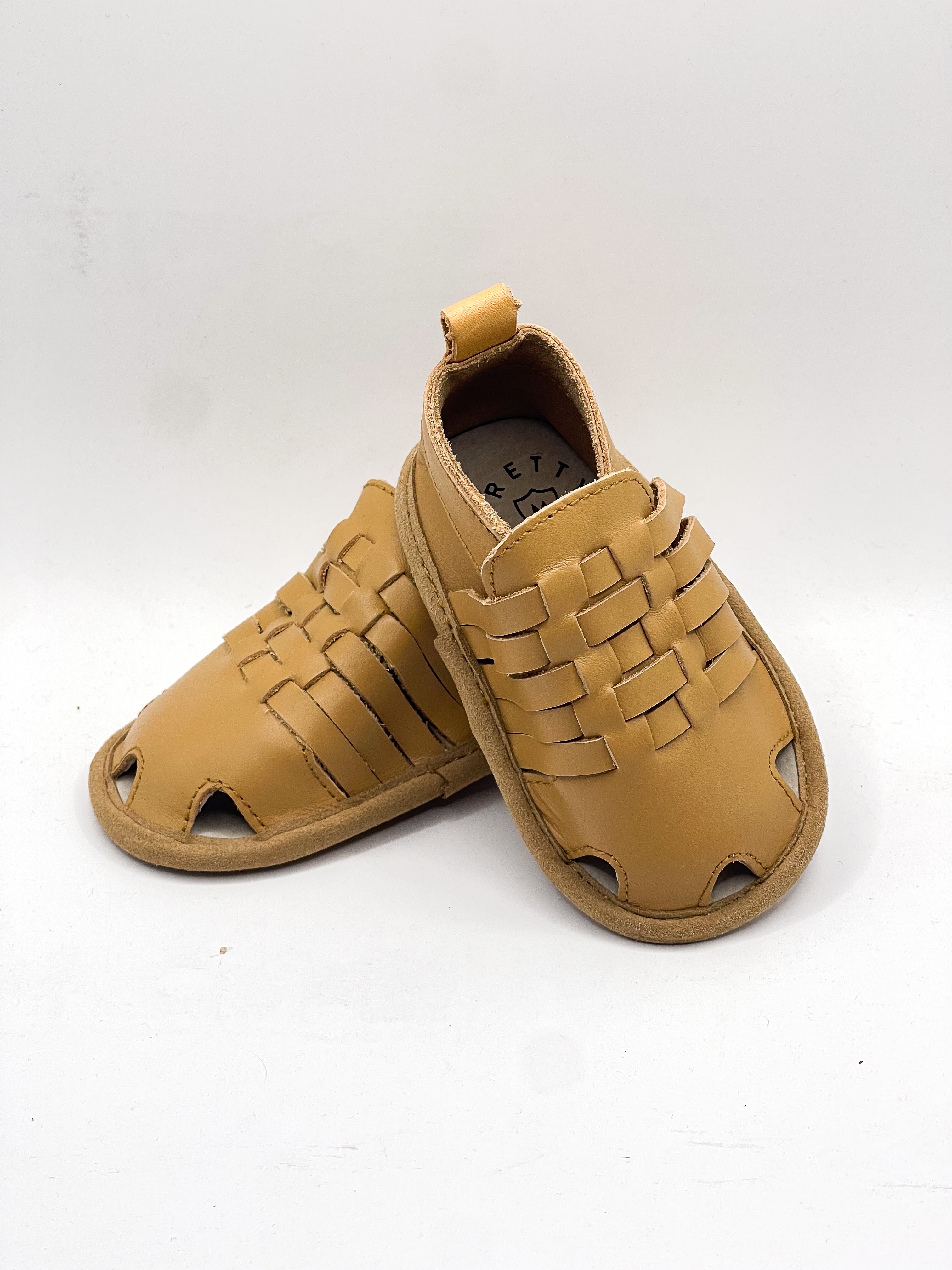BNWOT Pretty Brave soft sole riley sandals (6-12m)