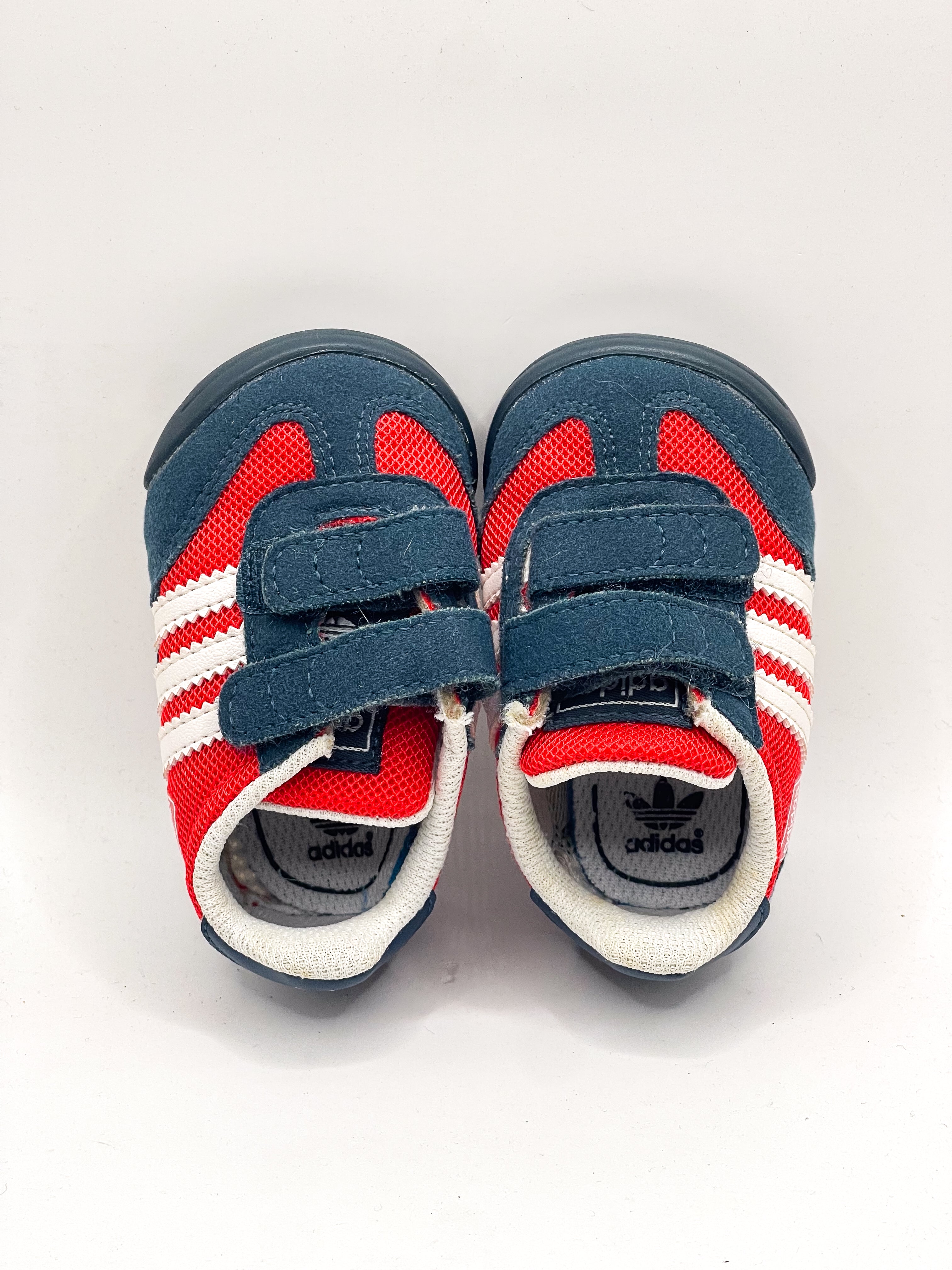 Adidas dragon soft sole crib shoes (1UK)