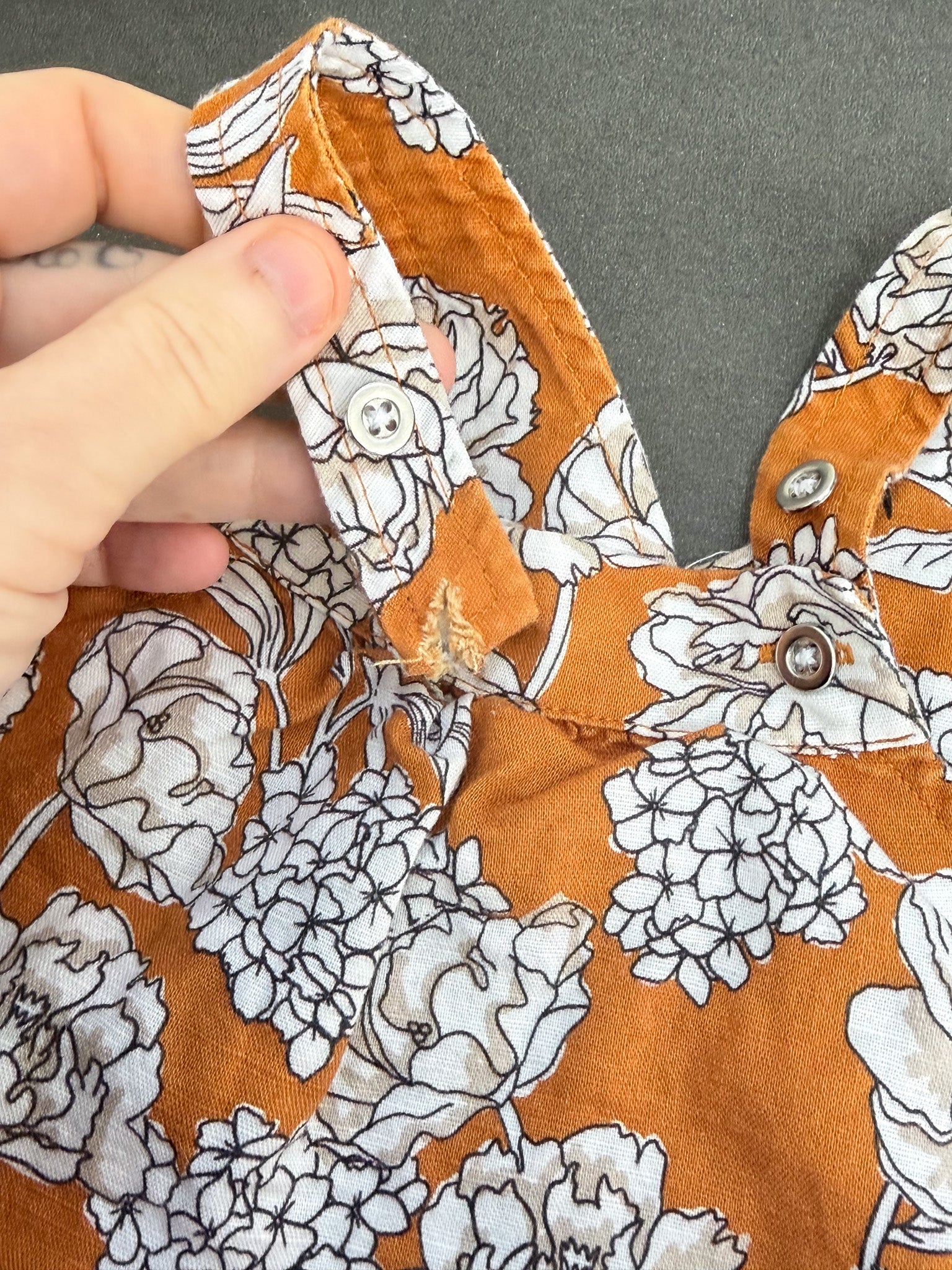 Phoenix & The Fox linen floral romper (0-3m)