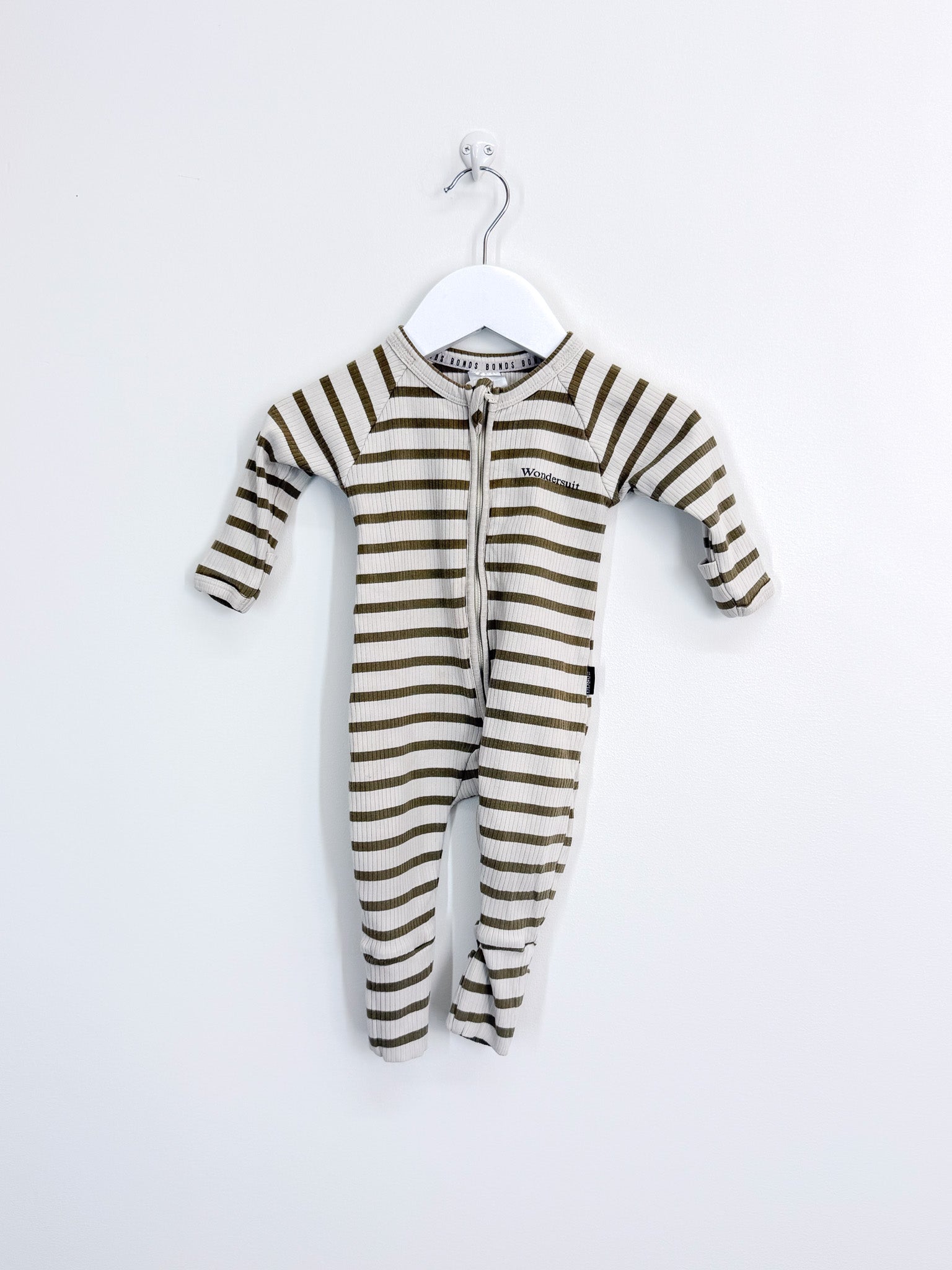 Bonds rib wondersuit beige green stripe (0-3m)